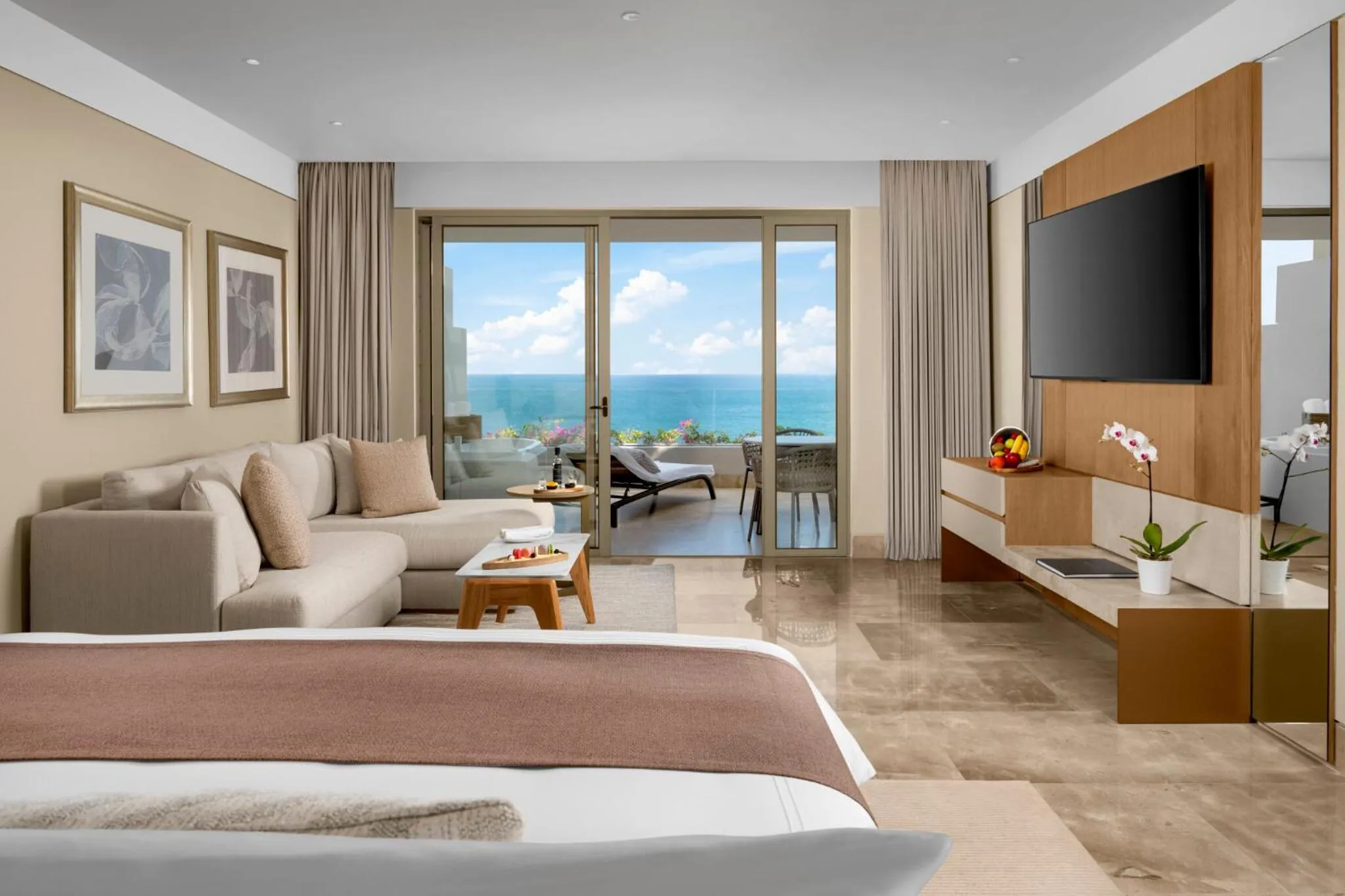 Floor plan, Bed in Grand Velas Boutique Hotel
