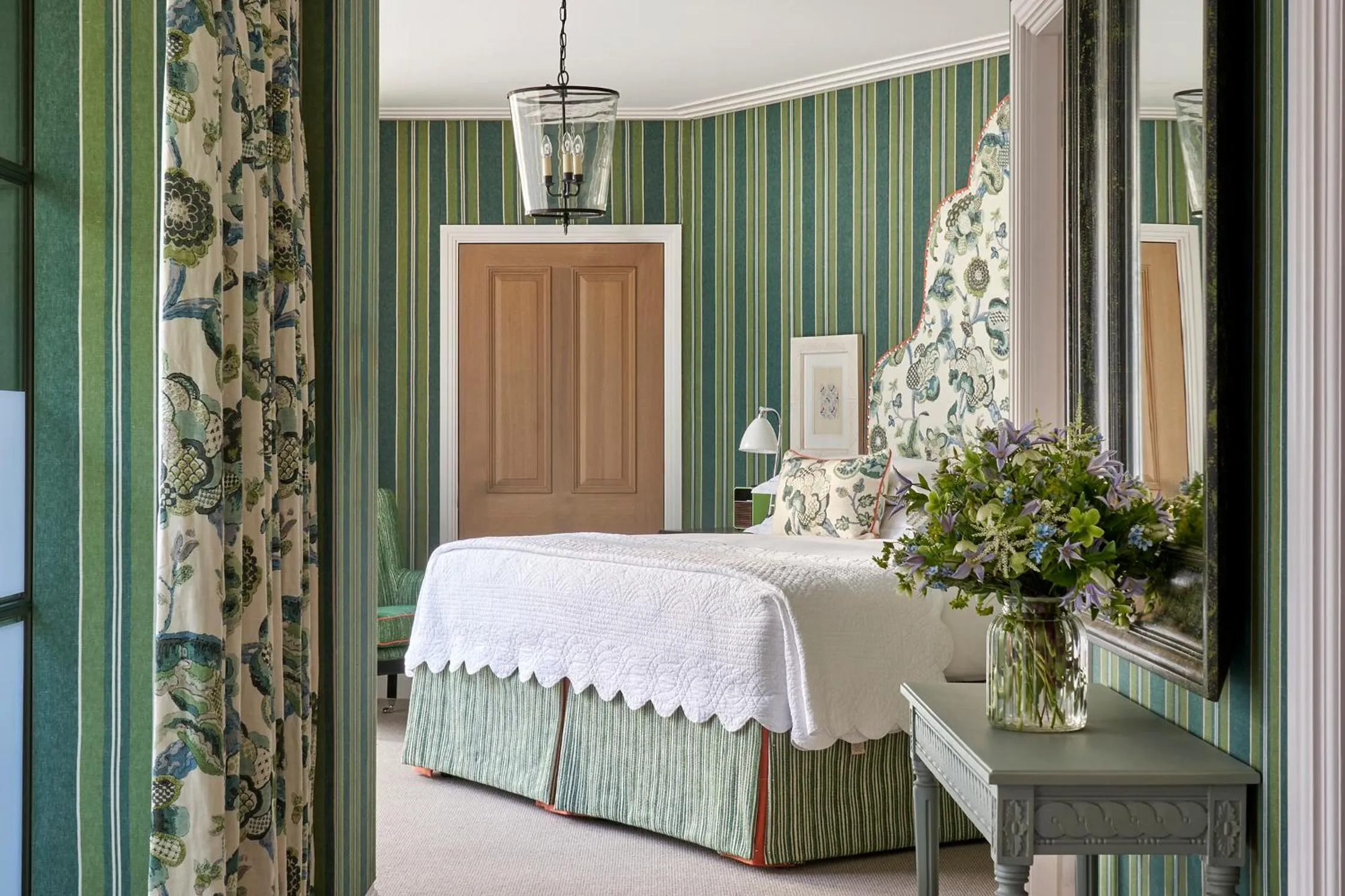 Bedroom, Bed in Ham Yard Hotel, Firmdale Hotels