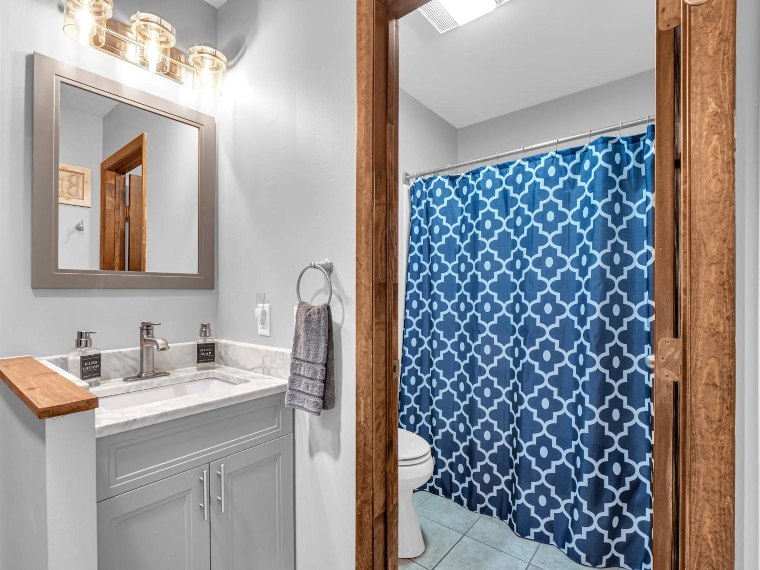 Bathroom in Victorian Inn Elkhart Lake