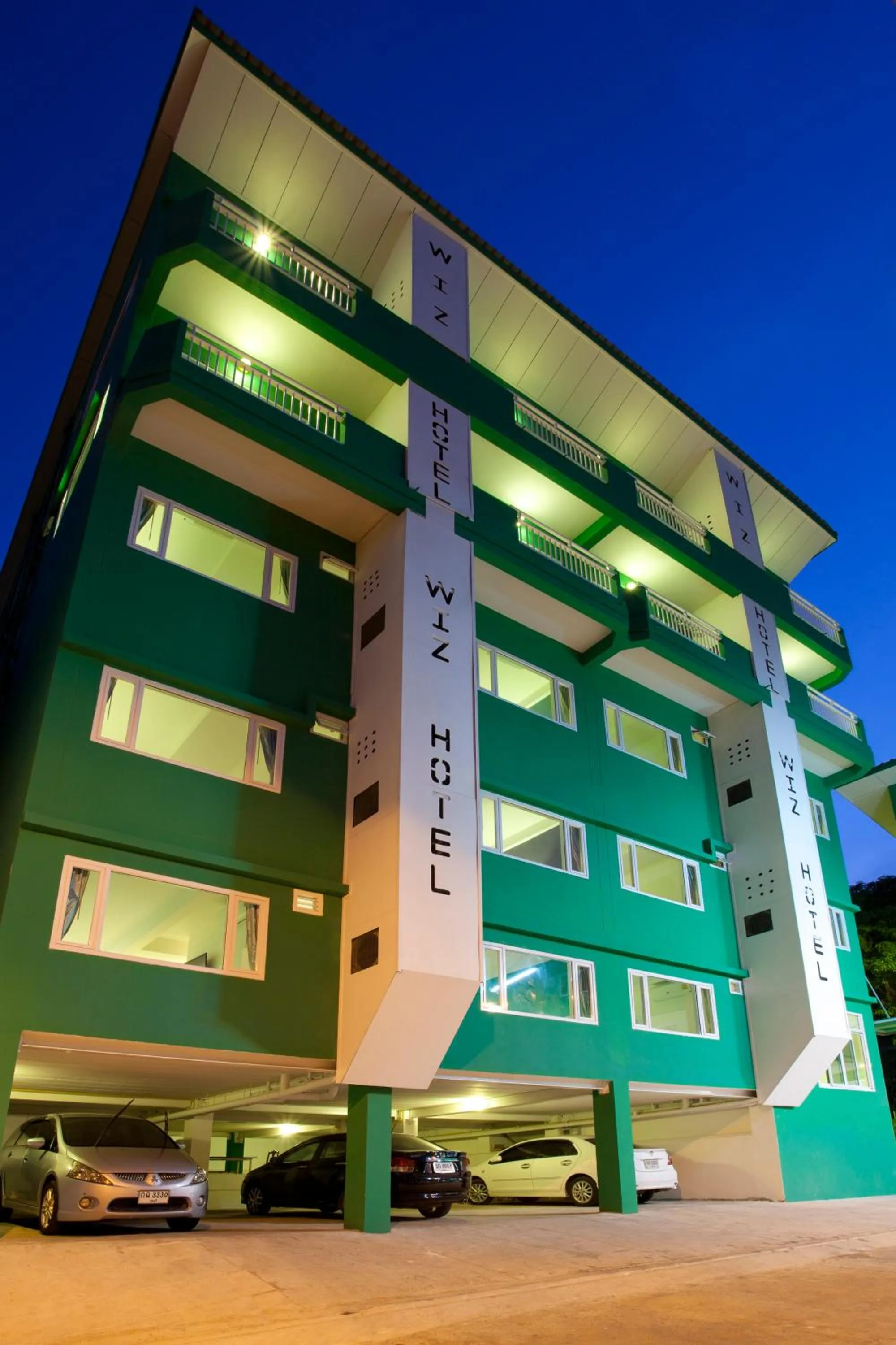 Facade/entrance in Wiz Hotel