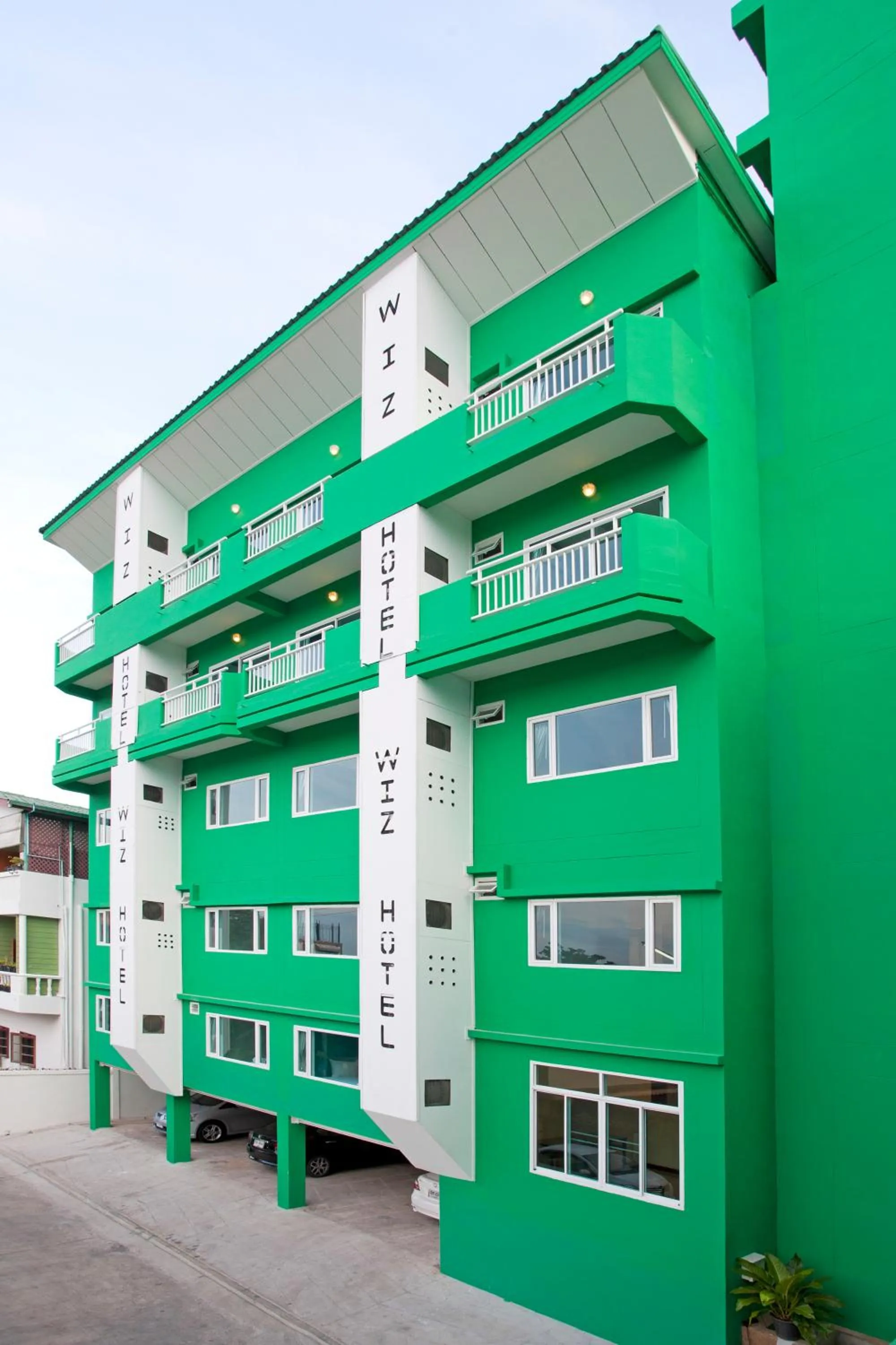 Facade/entrance in Wiz Hotel