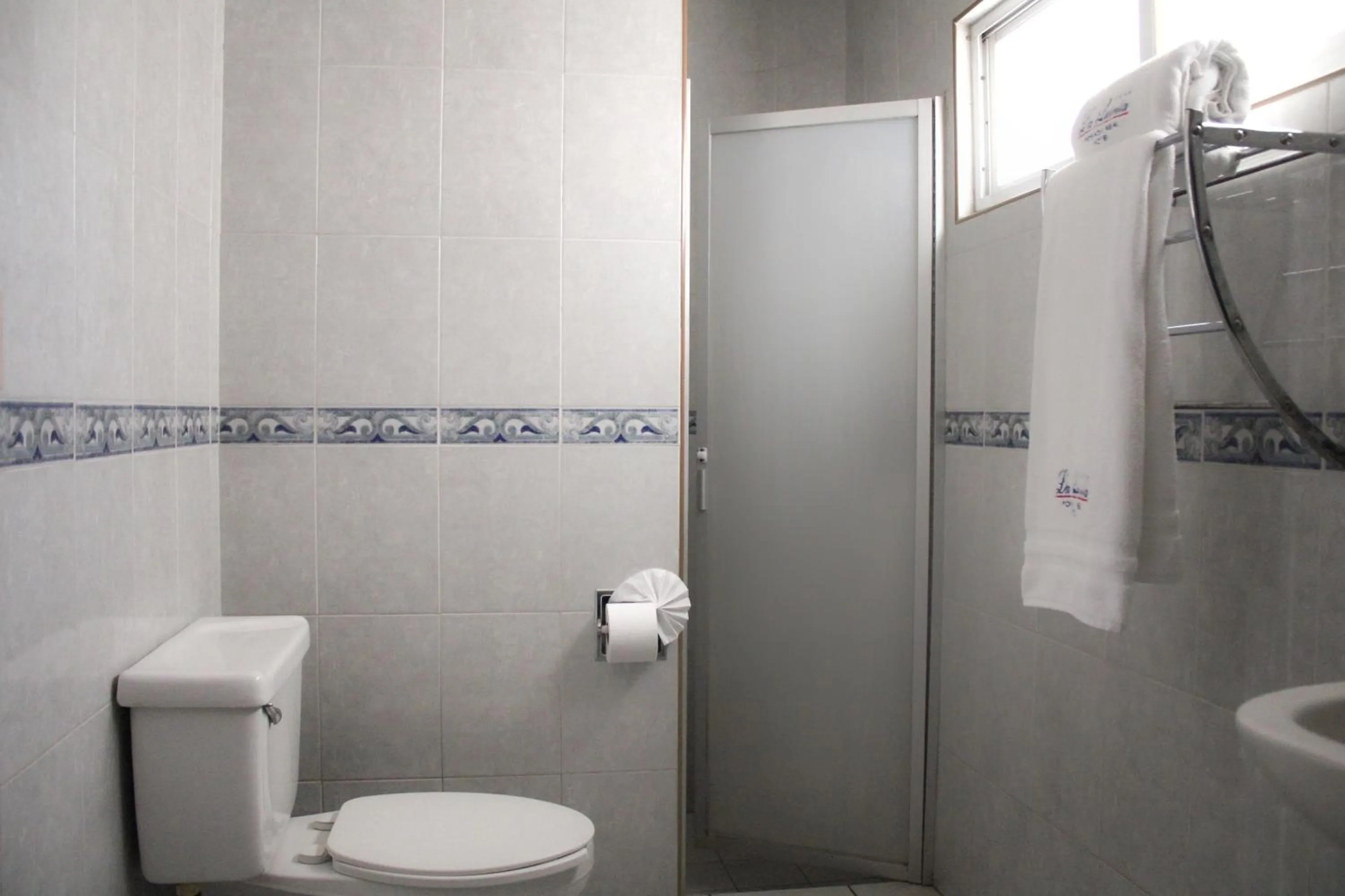 Shower in Hotel La Quinta Posada Real