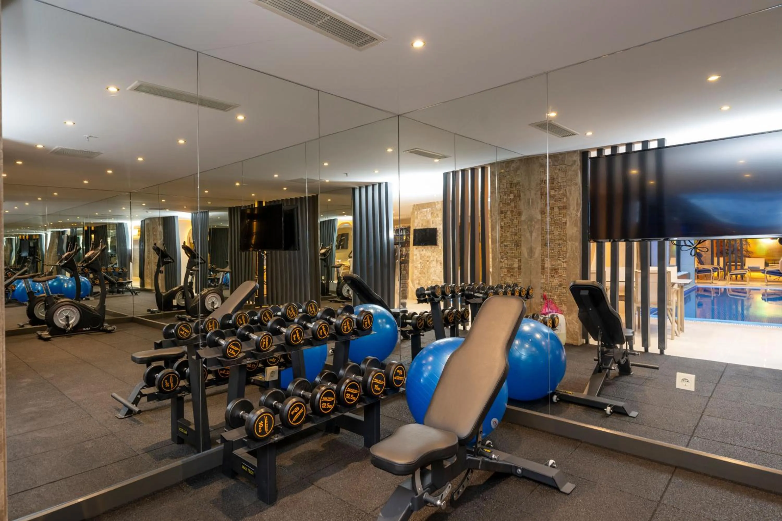 Fitness centre/facilities in Freya Hotel