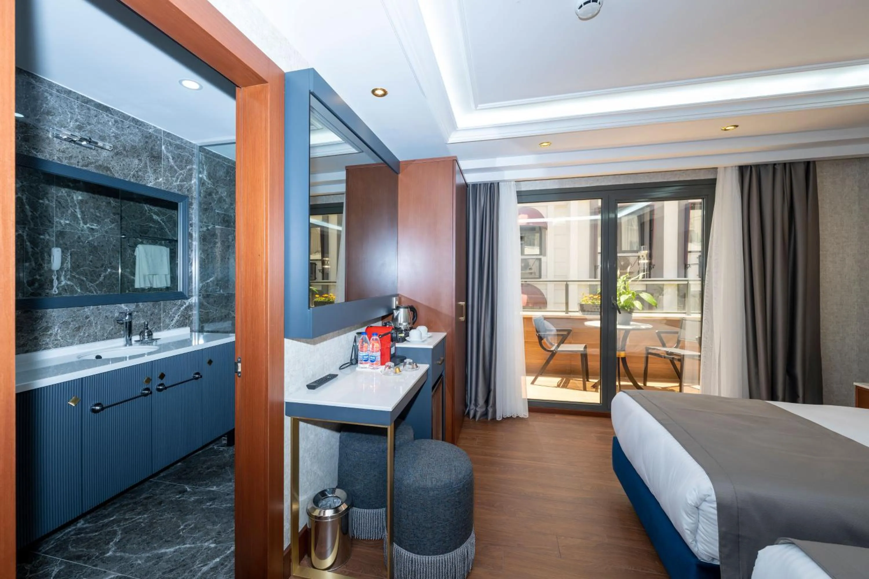 Bathroom, Bed in Freya Hotel