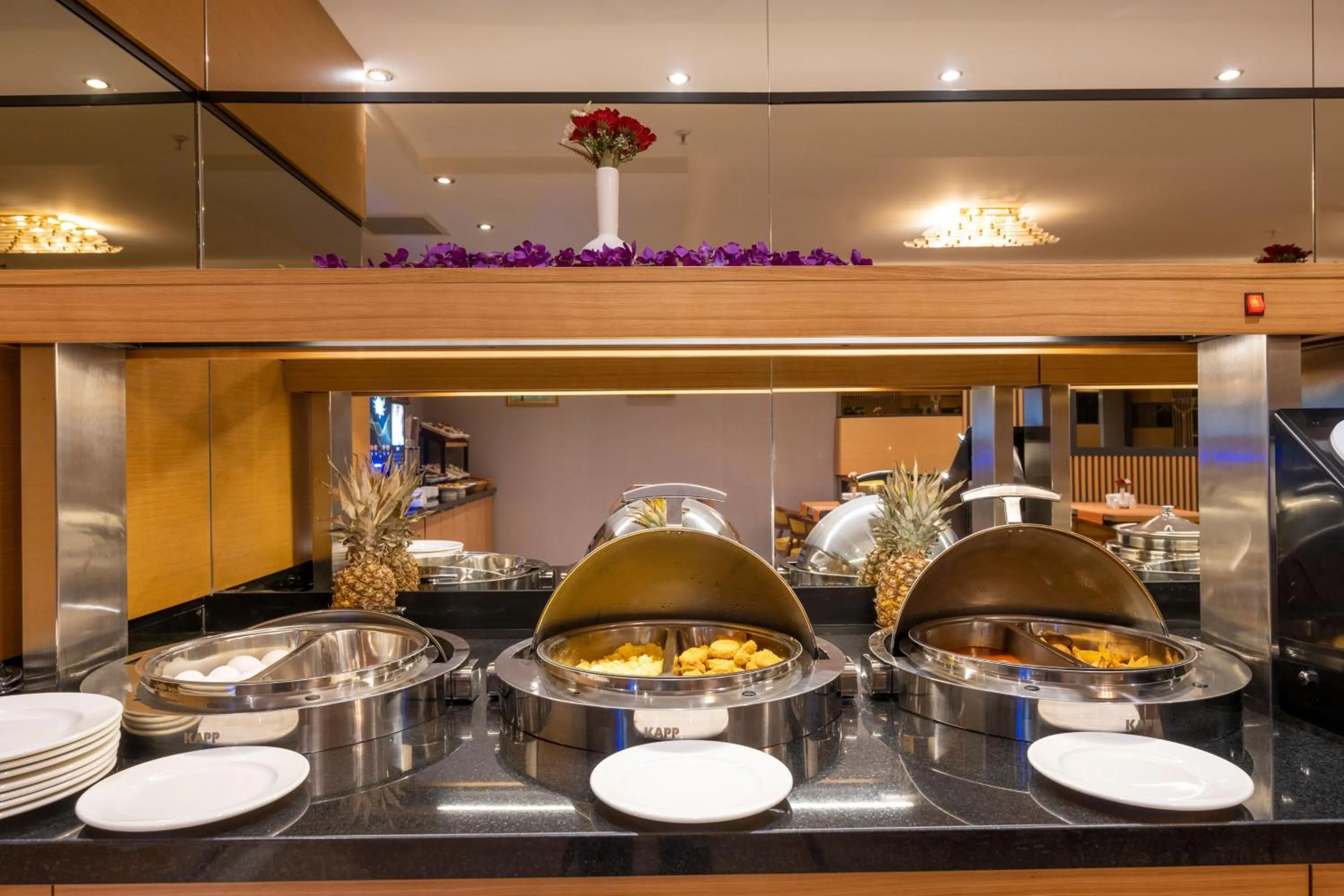 Restaurant/places to eat in Freya Hotel