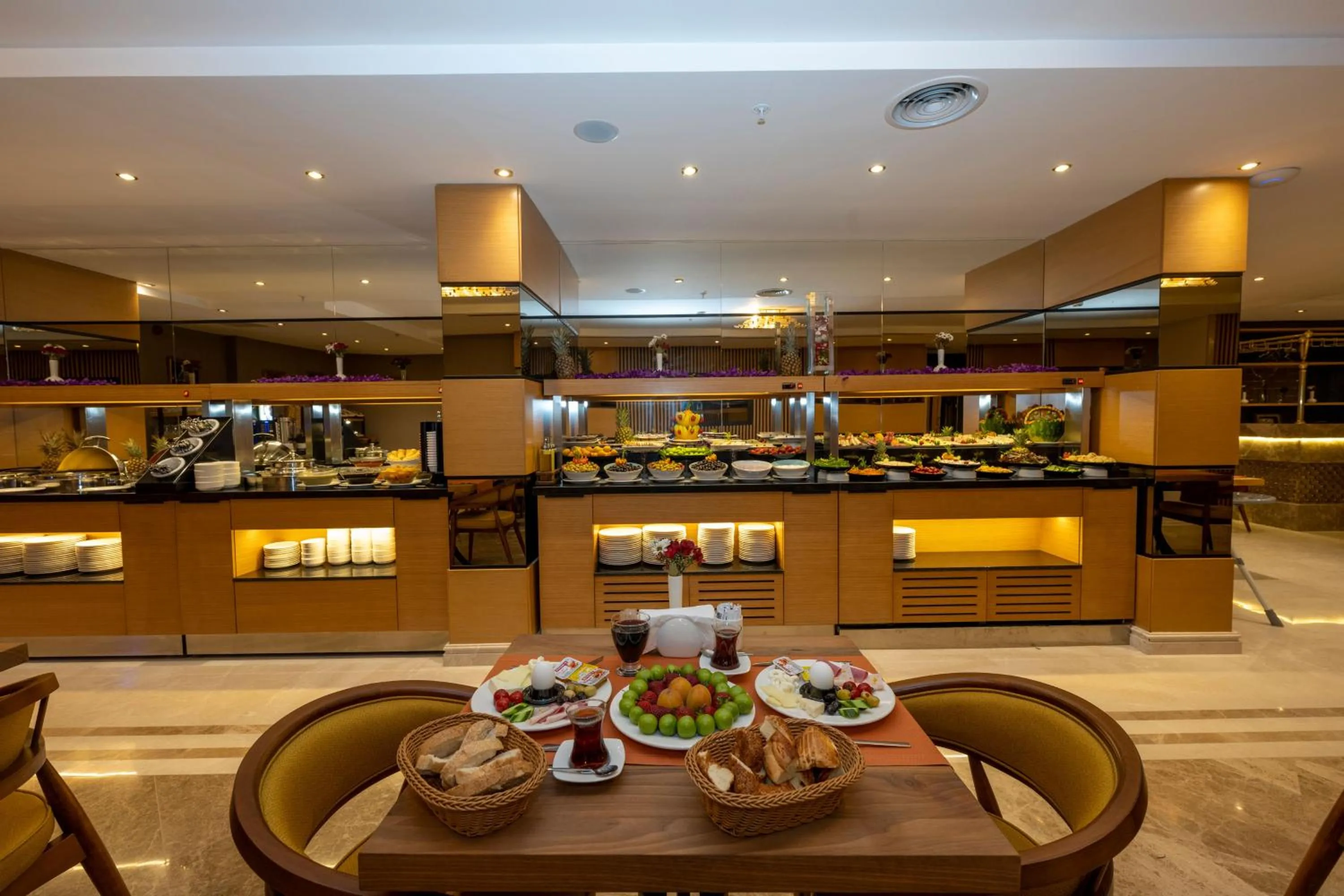 Restaurant/places to eat in Freya Hotel