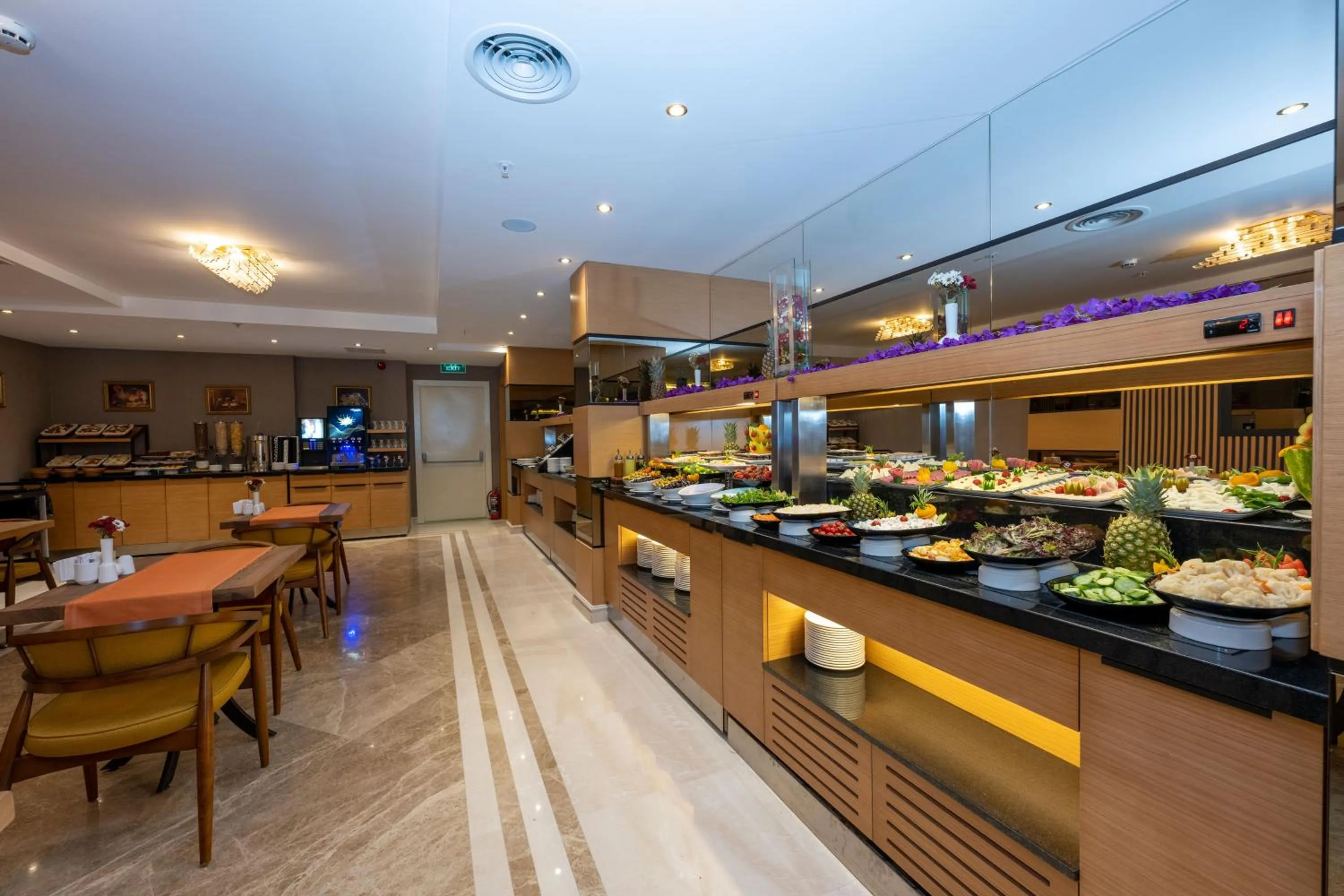 Restaurant/places to eat in Freya Hotel