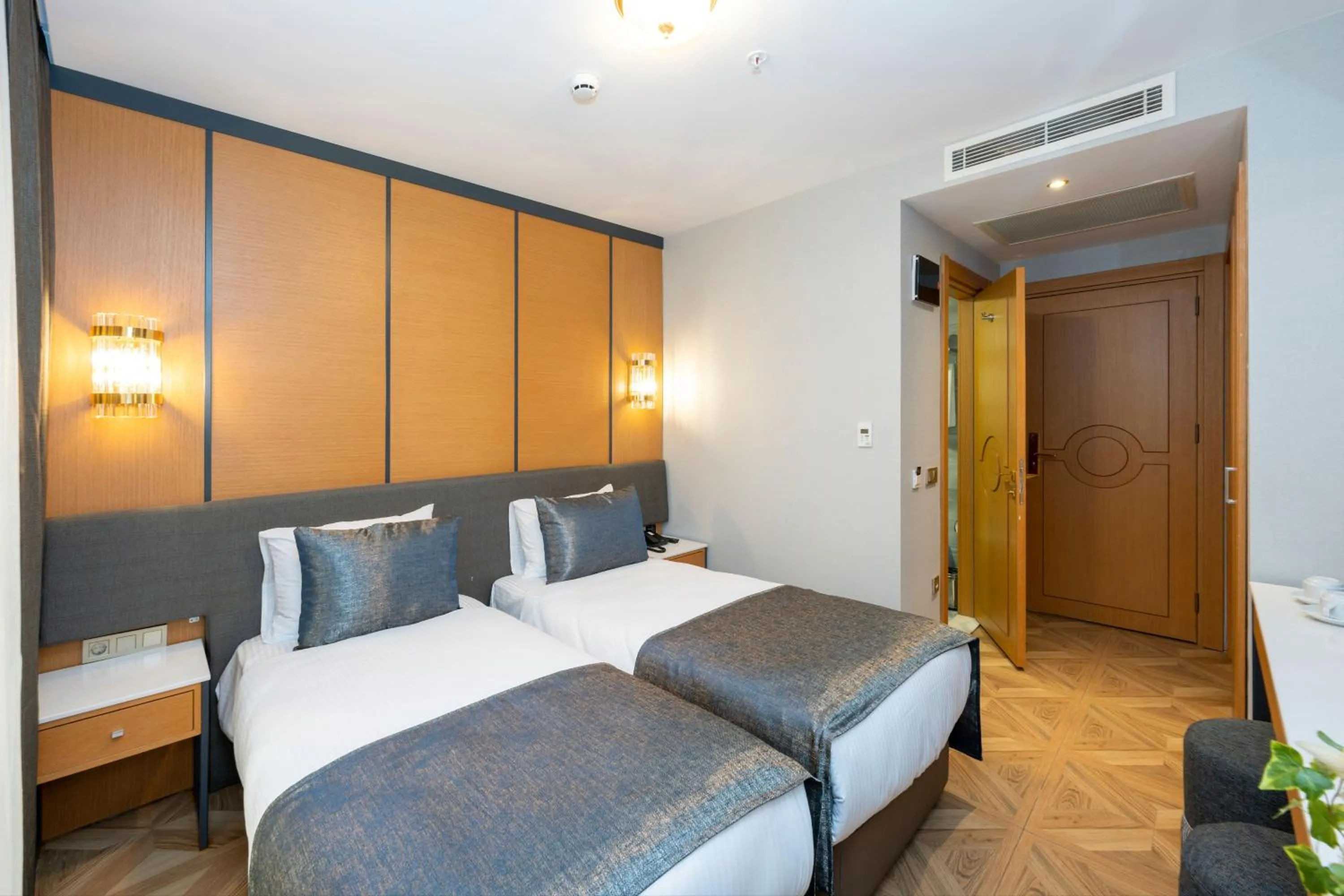 Photo of the whole room, Bed in Freya Hotel