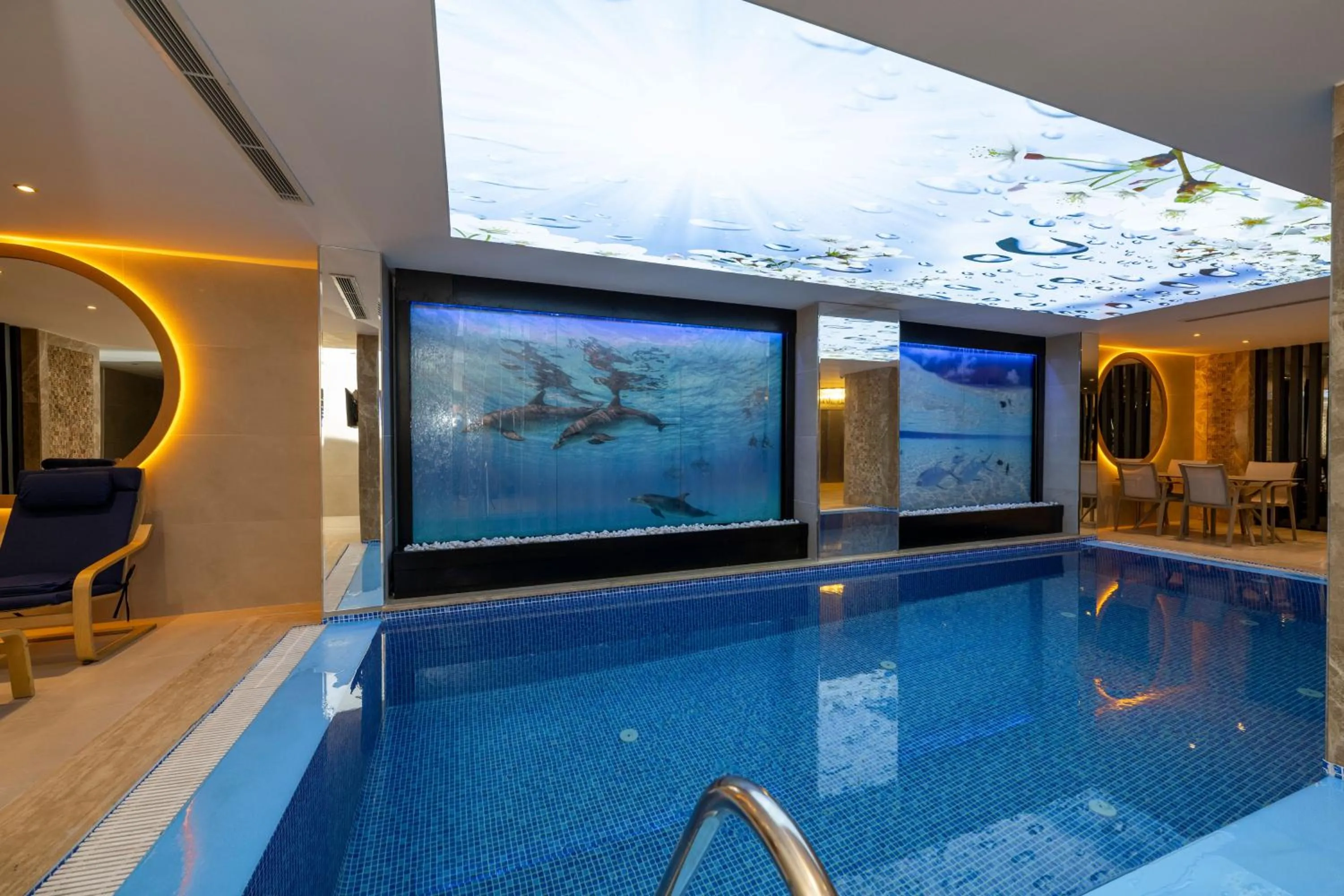 Swimming pool in Freya Hotel