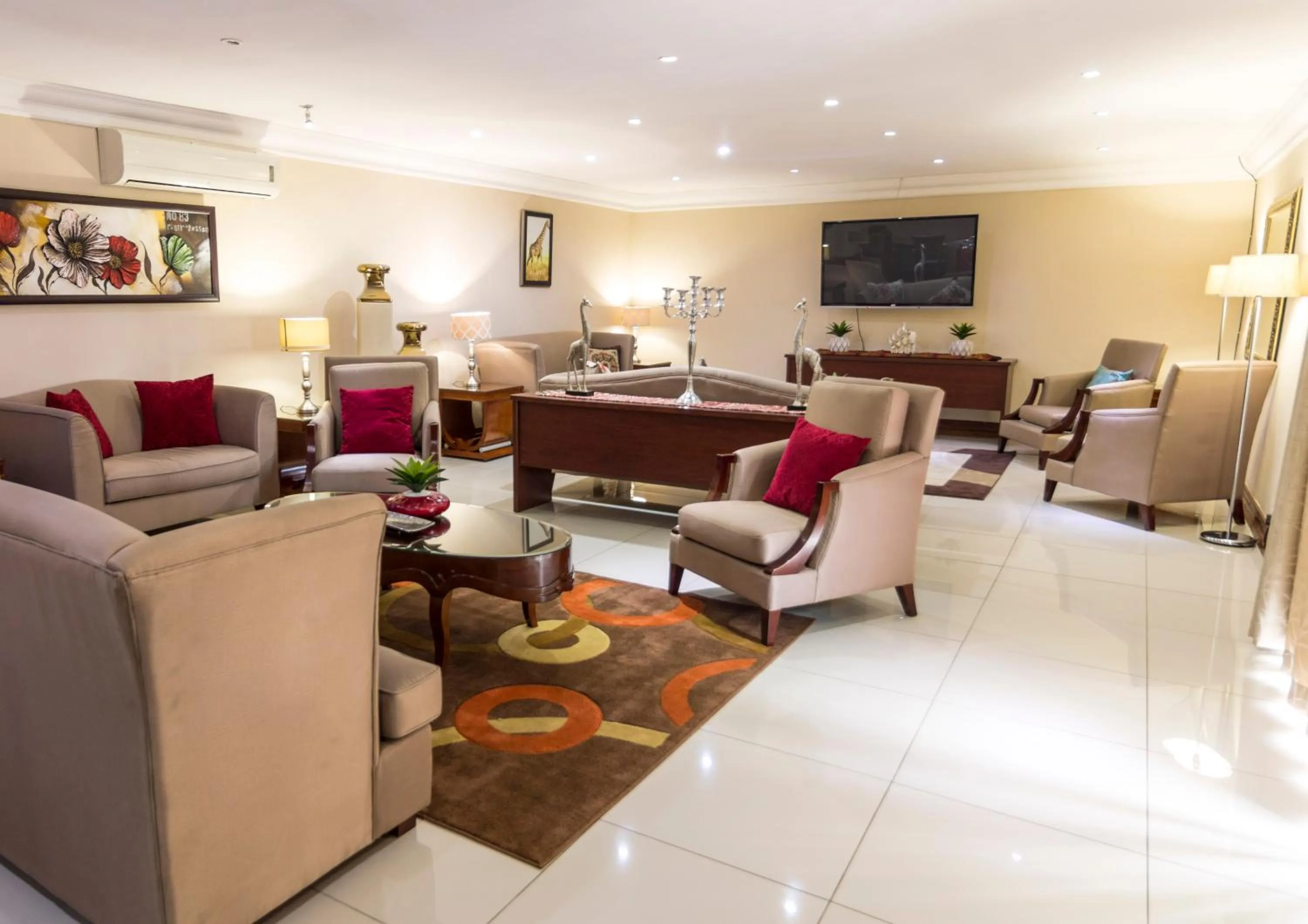 Lounge or bar in Lakeview Boutique Hotel & Conference Center