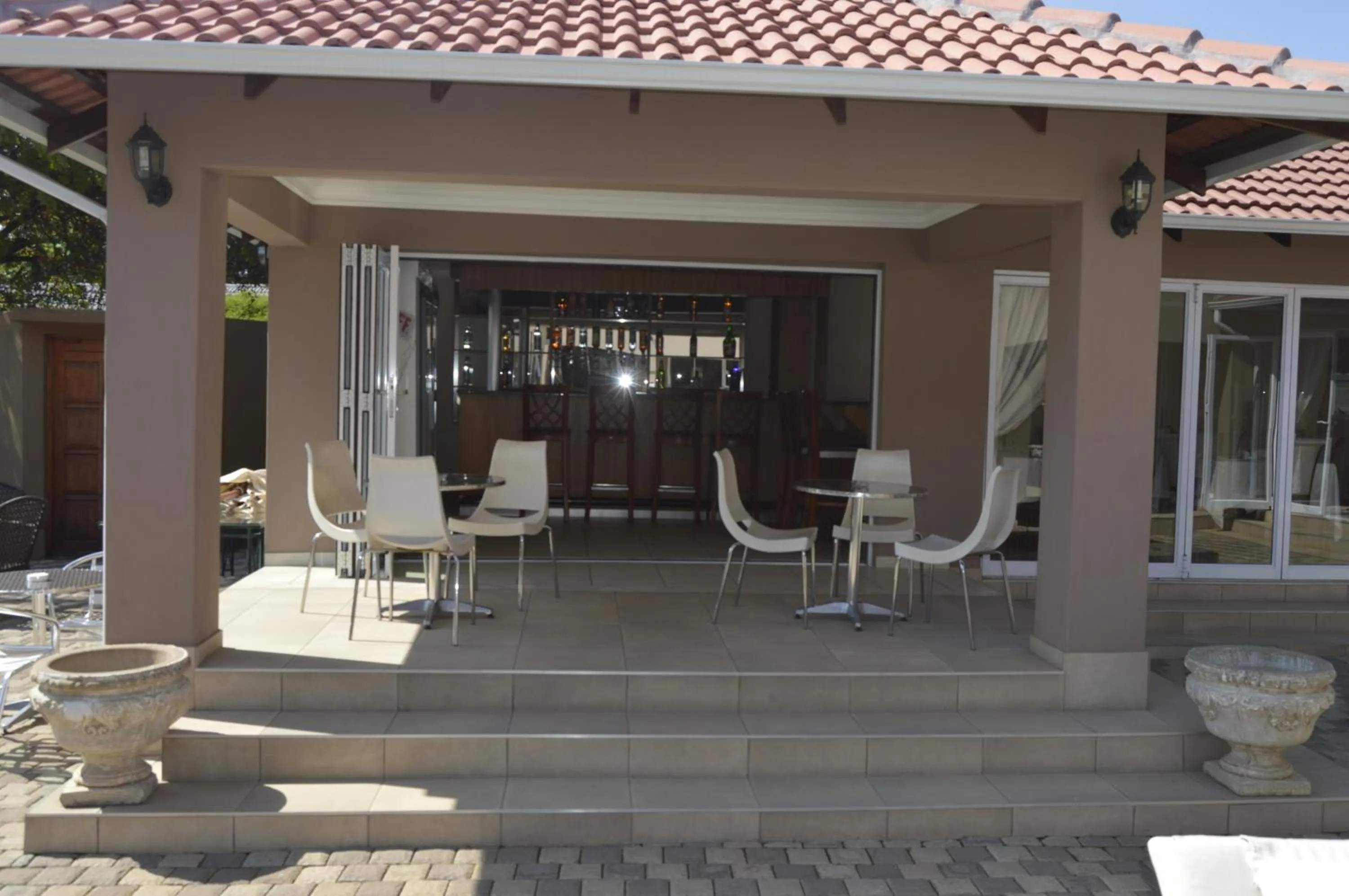 Lounge or bar in Lakeview Boutique Hotel & Conference Center