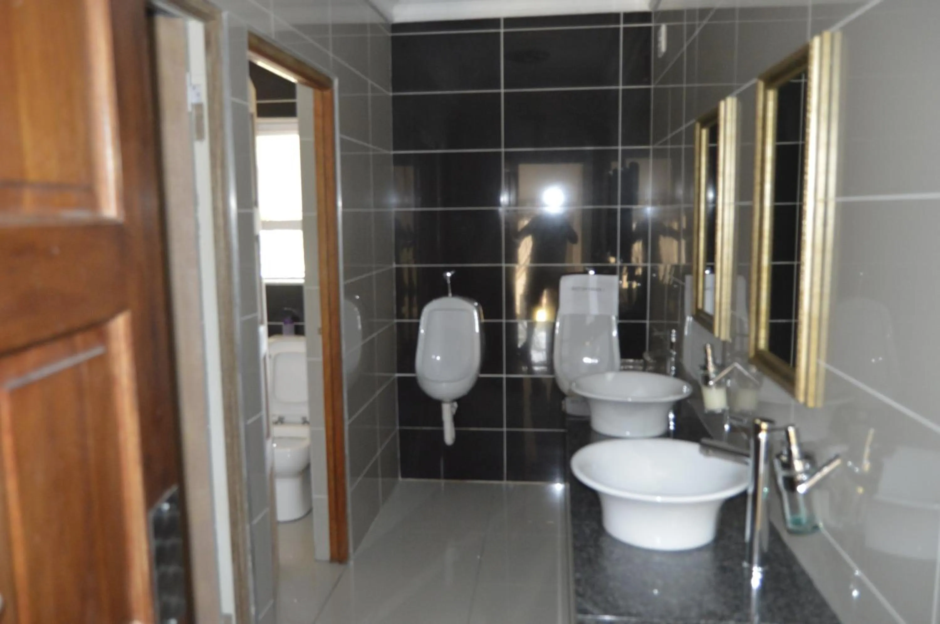 Toilet in Lakeview Boutique Hotel & Conference Center