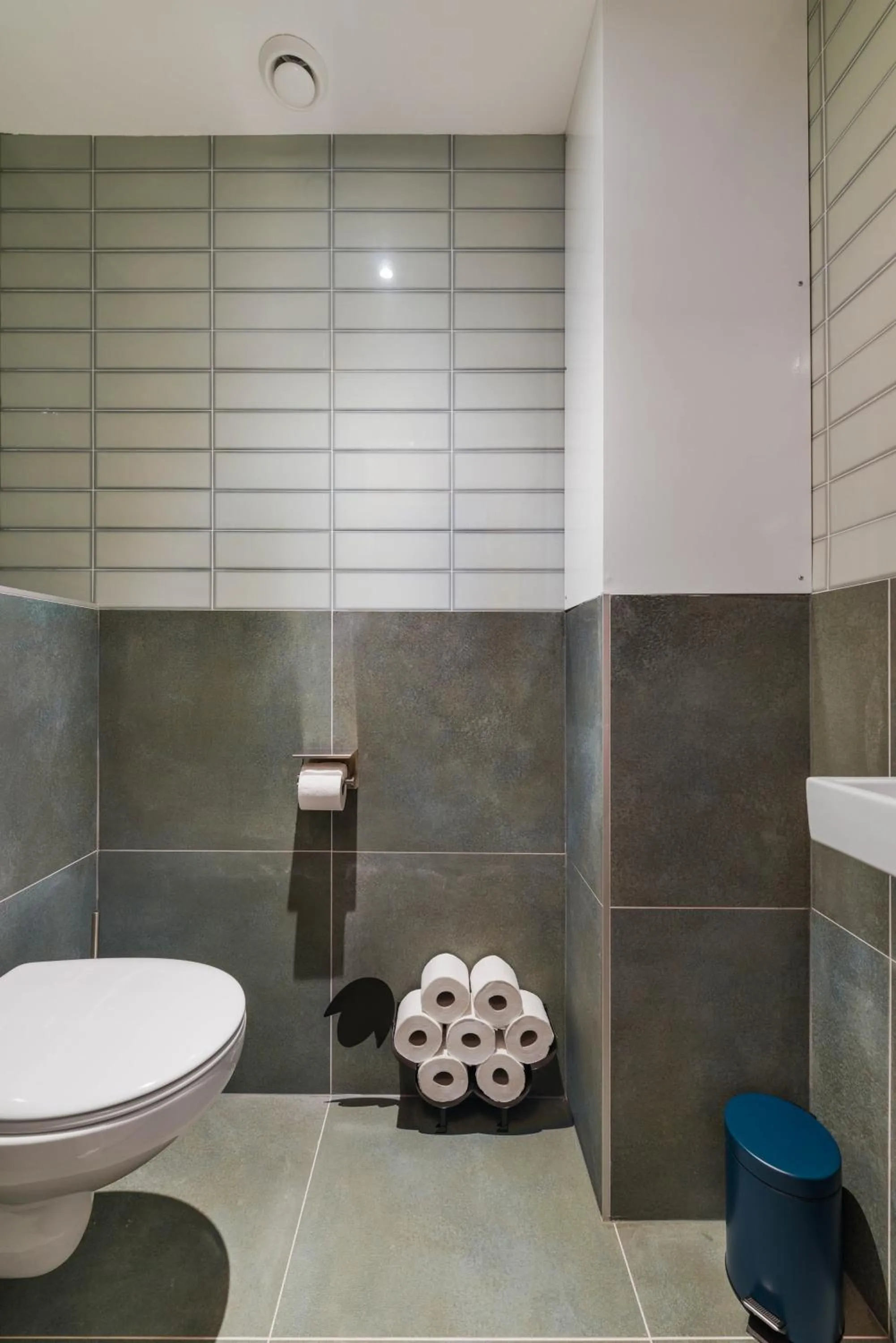 Bathroom in Kingkool The Hague City Hostel