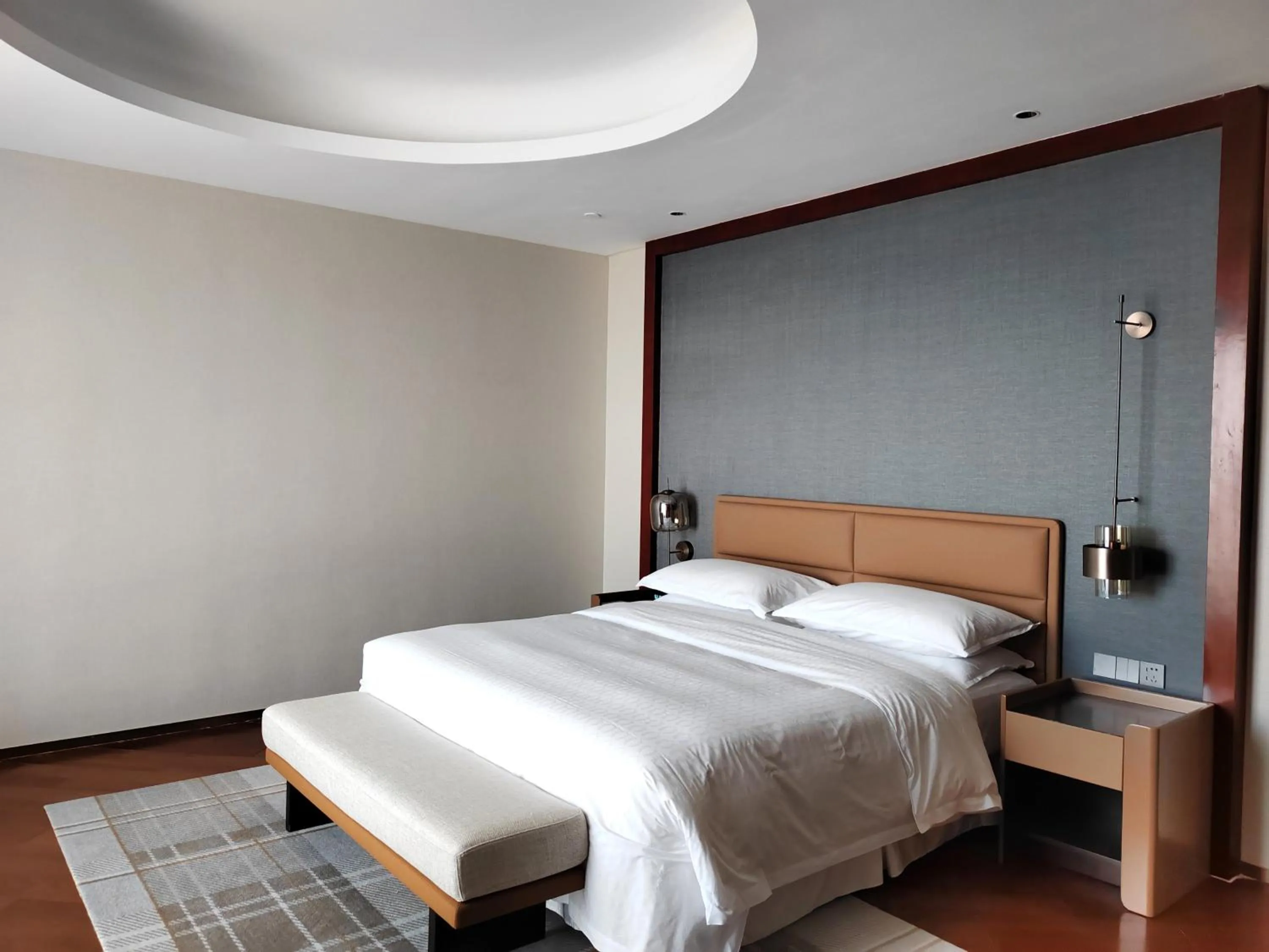 Bed in Sheraton Zhoushan Hotel