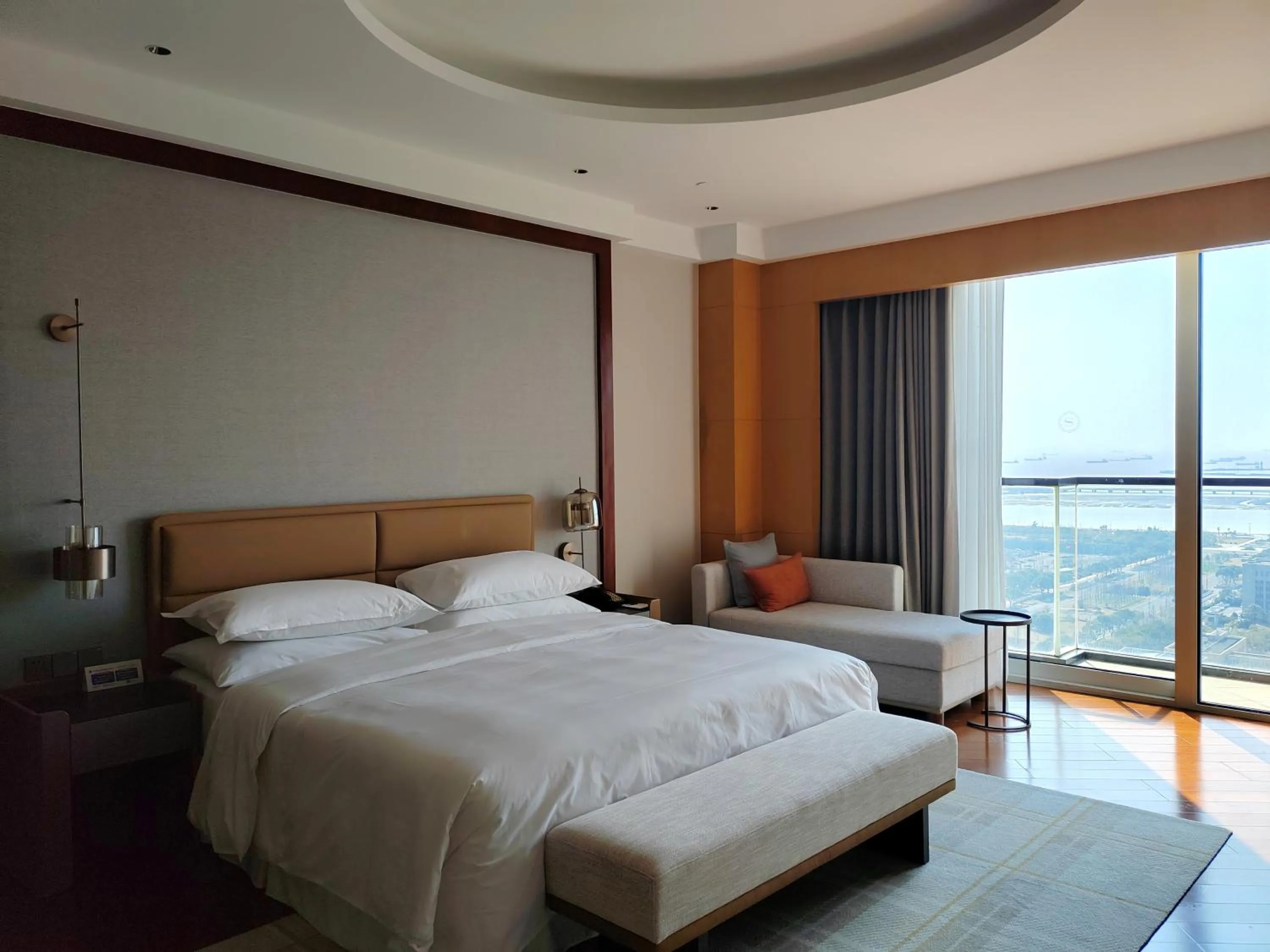 Bed in Sheraton Zhoushan Hotel