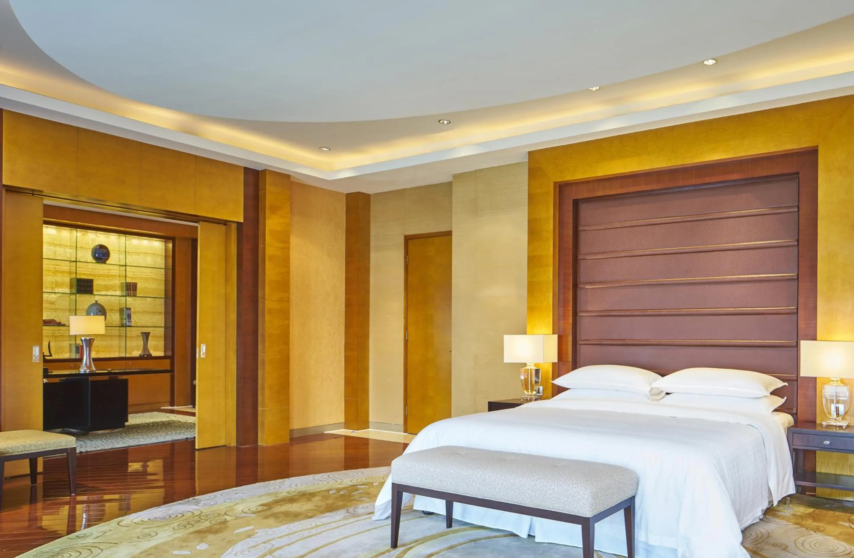 Bed in Sheraton Zhoushan Hotel