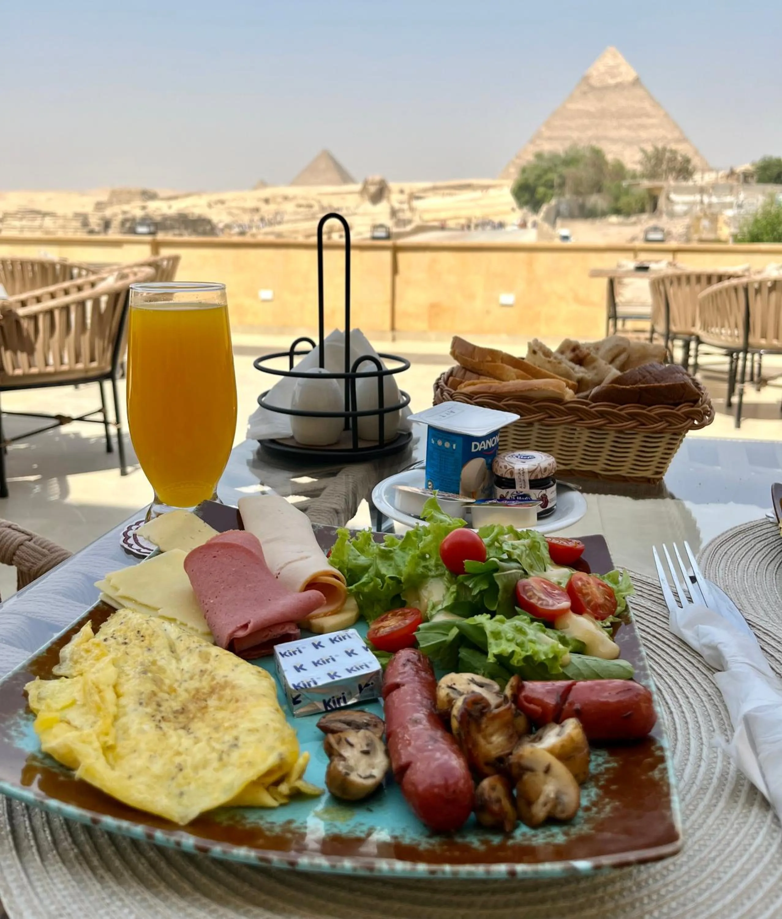 Breakfast in The Gate Hotel Front Pyramids & Sphinx View