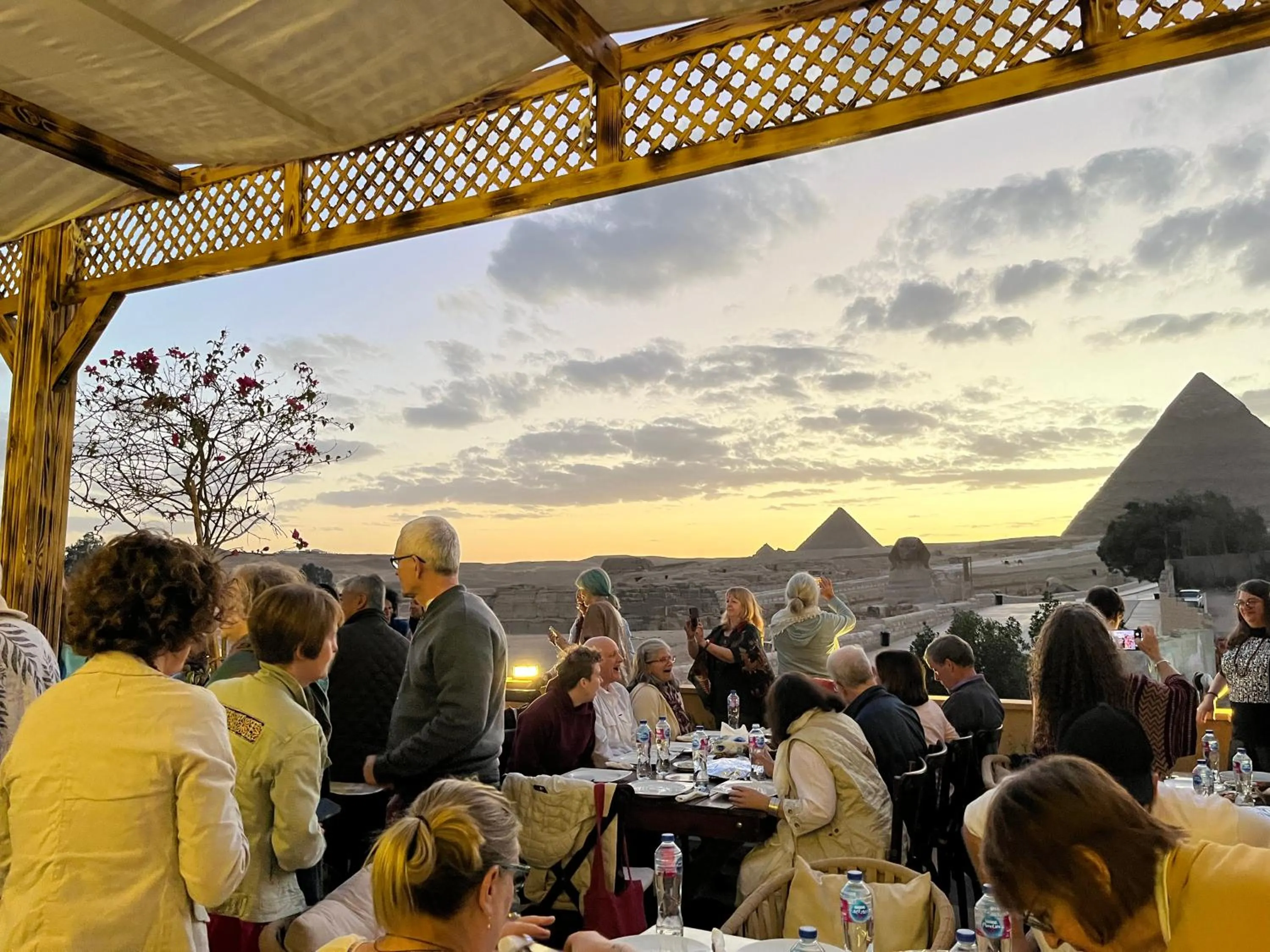 Restaurant/places to eat in The Gate Hotel Front Pyramids & Sphinx View