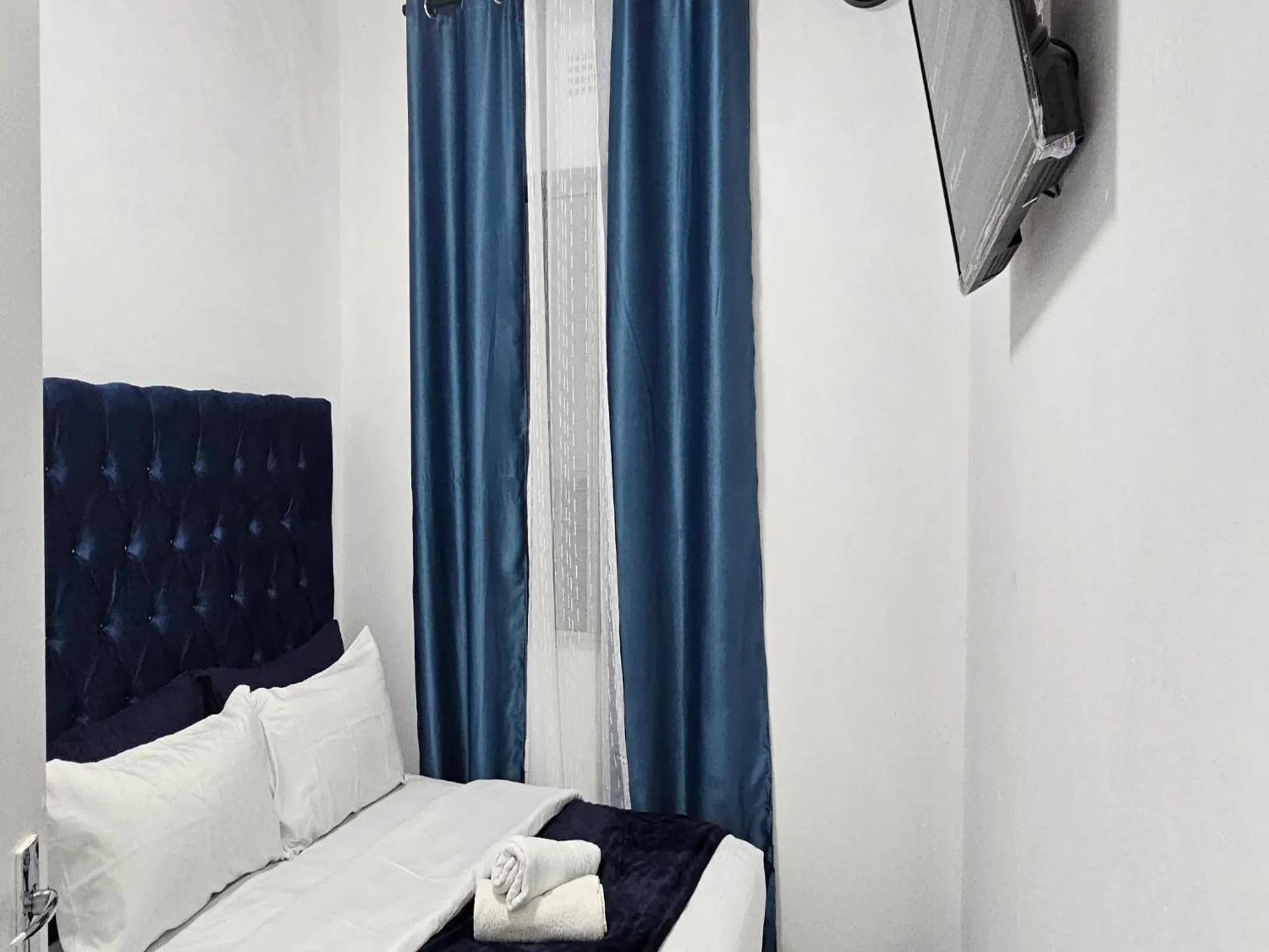 Bed in Goshen Lodge Spencer