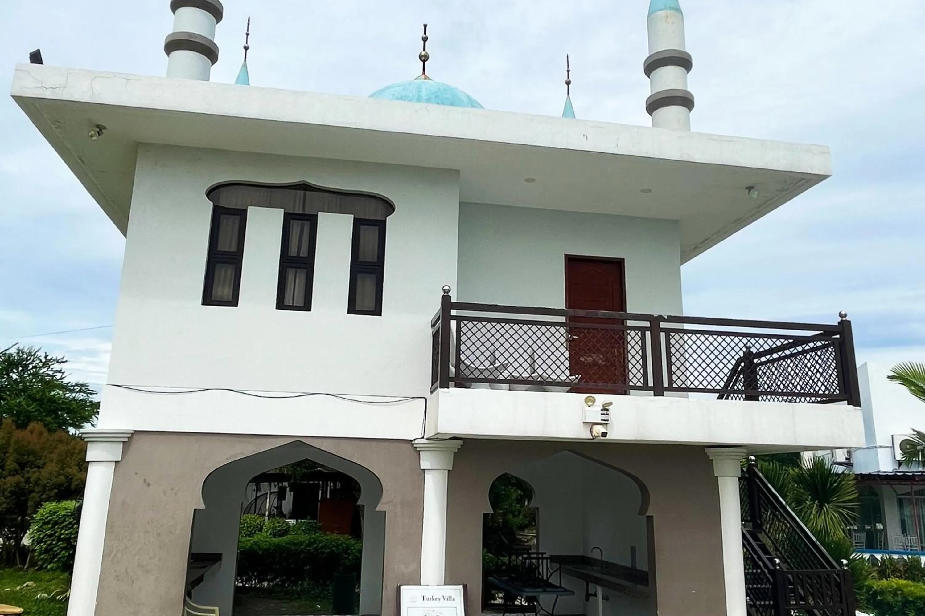 Property building in Torres Farm Resort powered by Cocotel