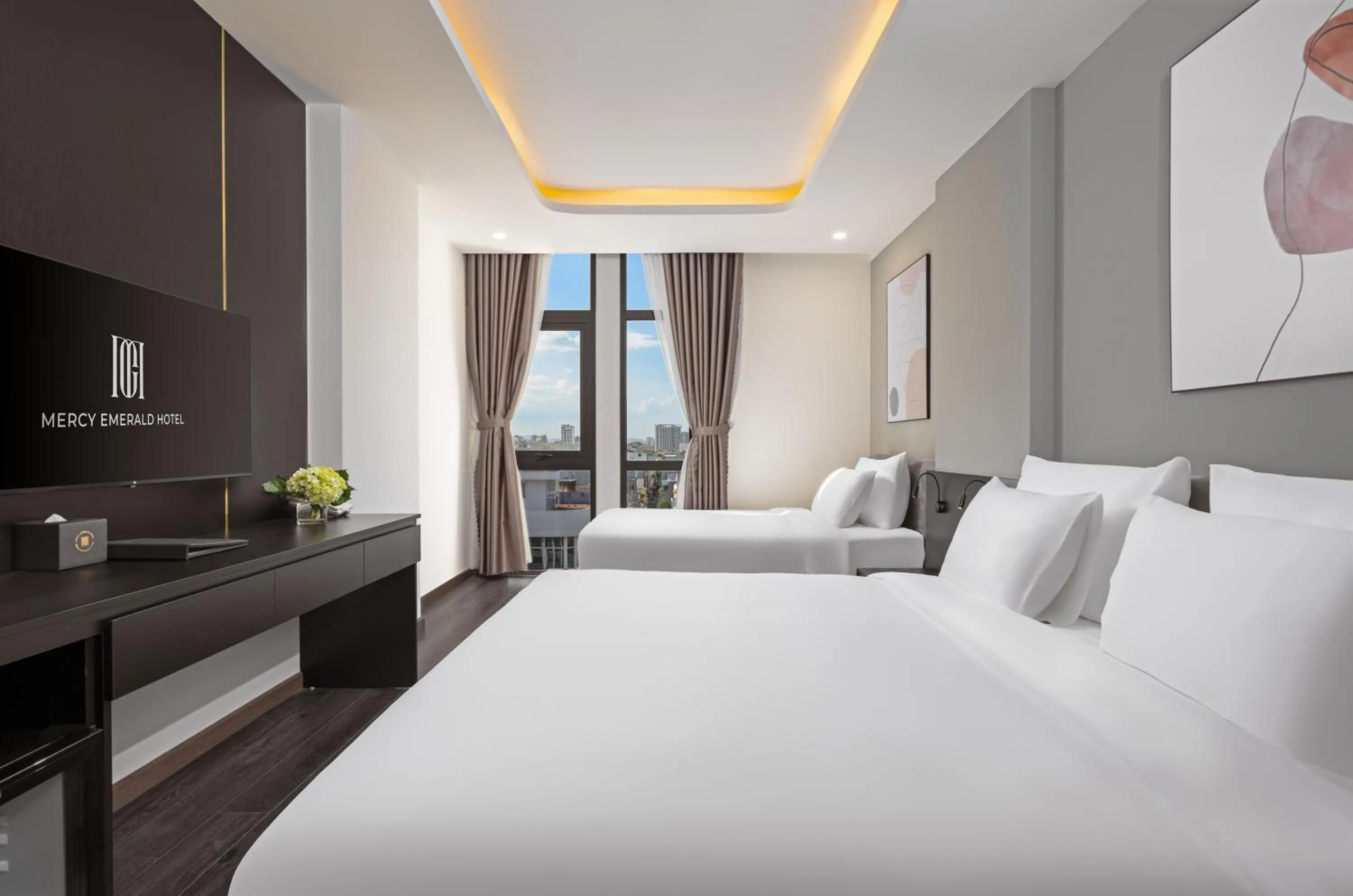 Photo of the whole room, Bed in Mercy Emerald Hotel