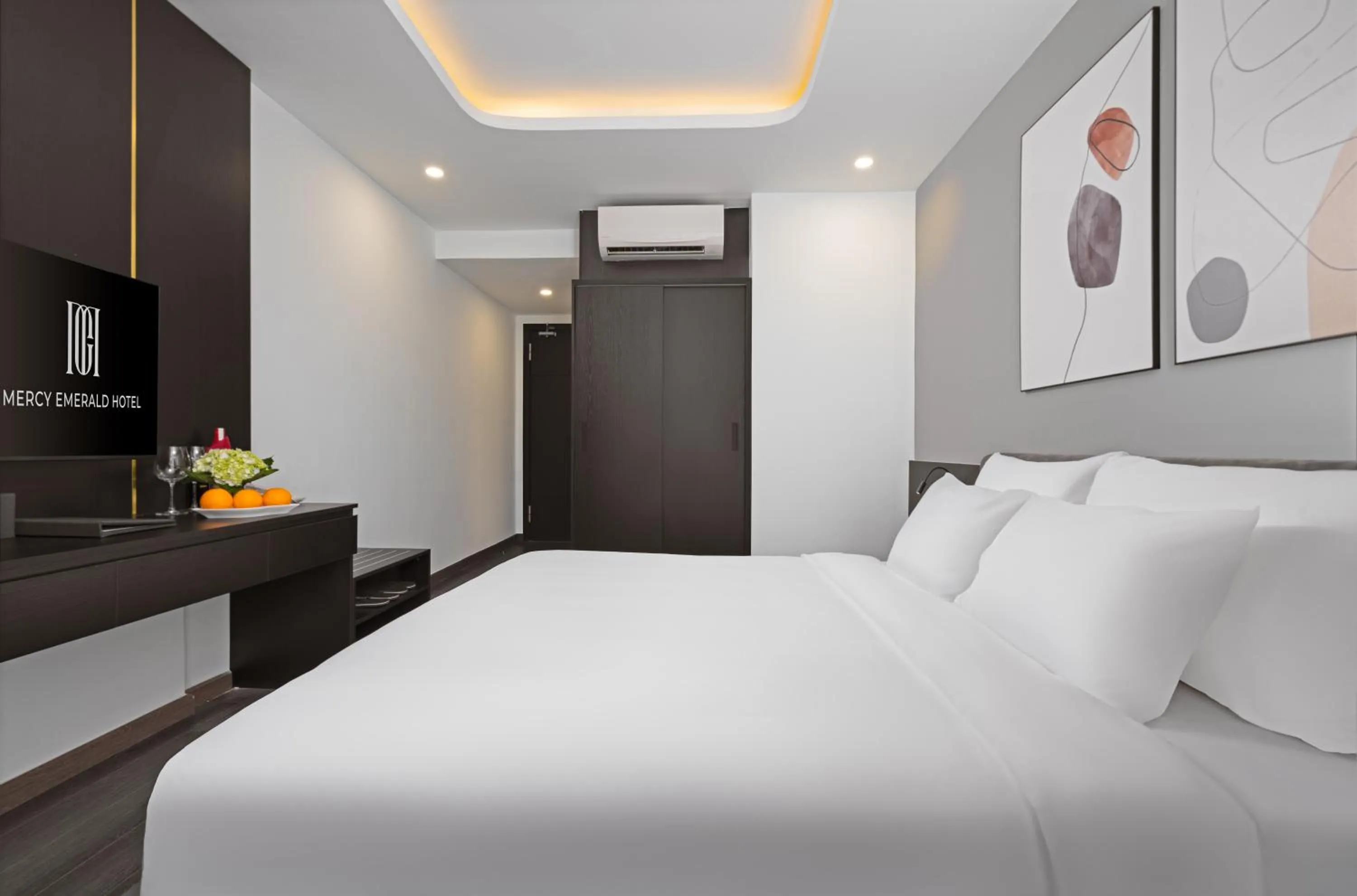 Bed in Mercy Emerald Hotel