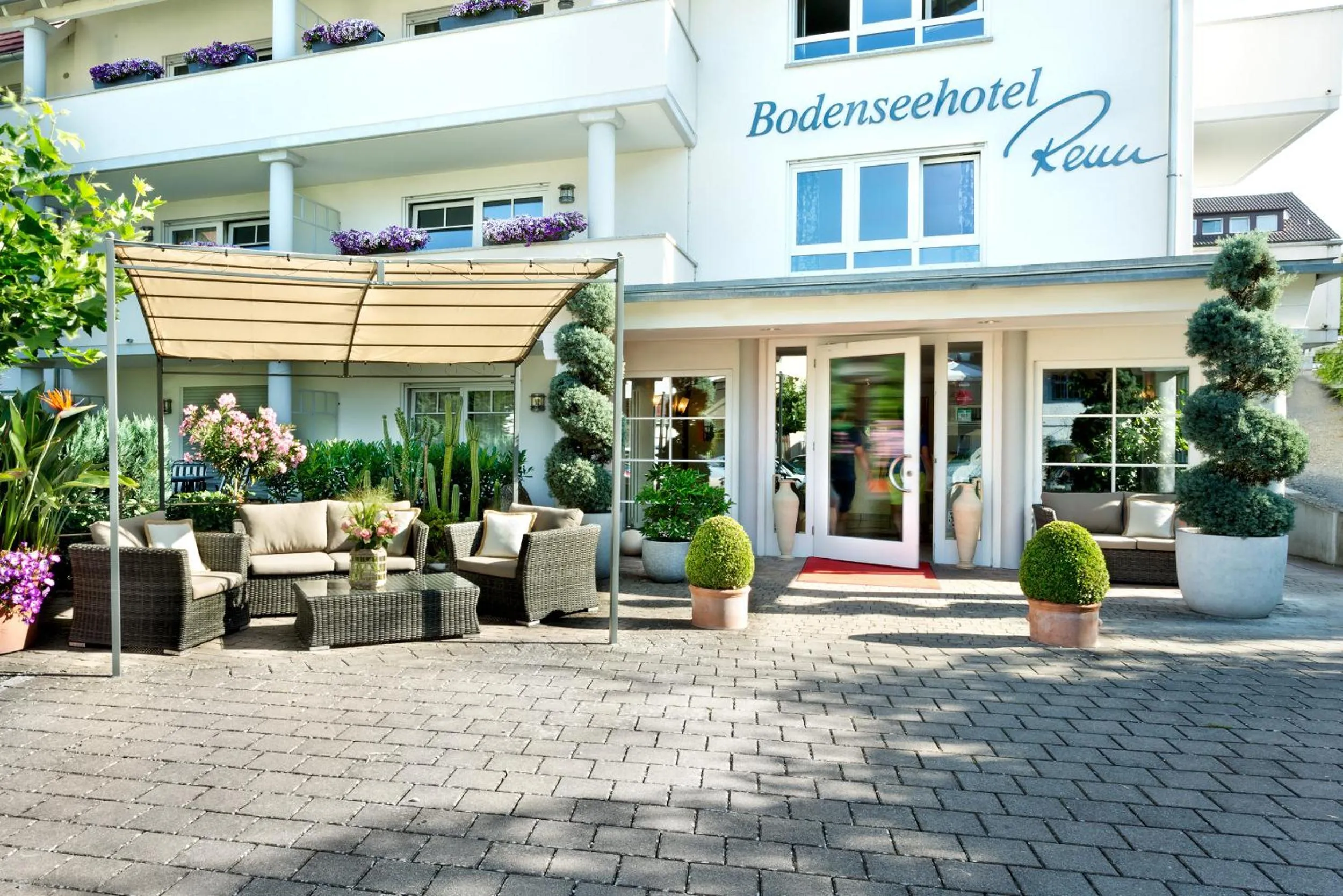 Property building in Bodenseehotel Renn