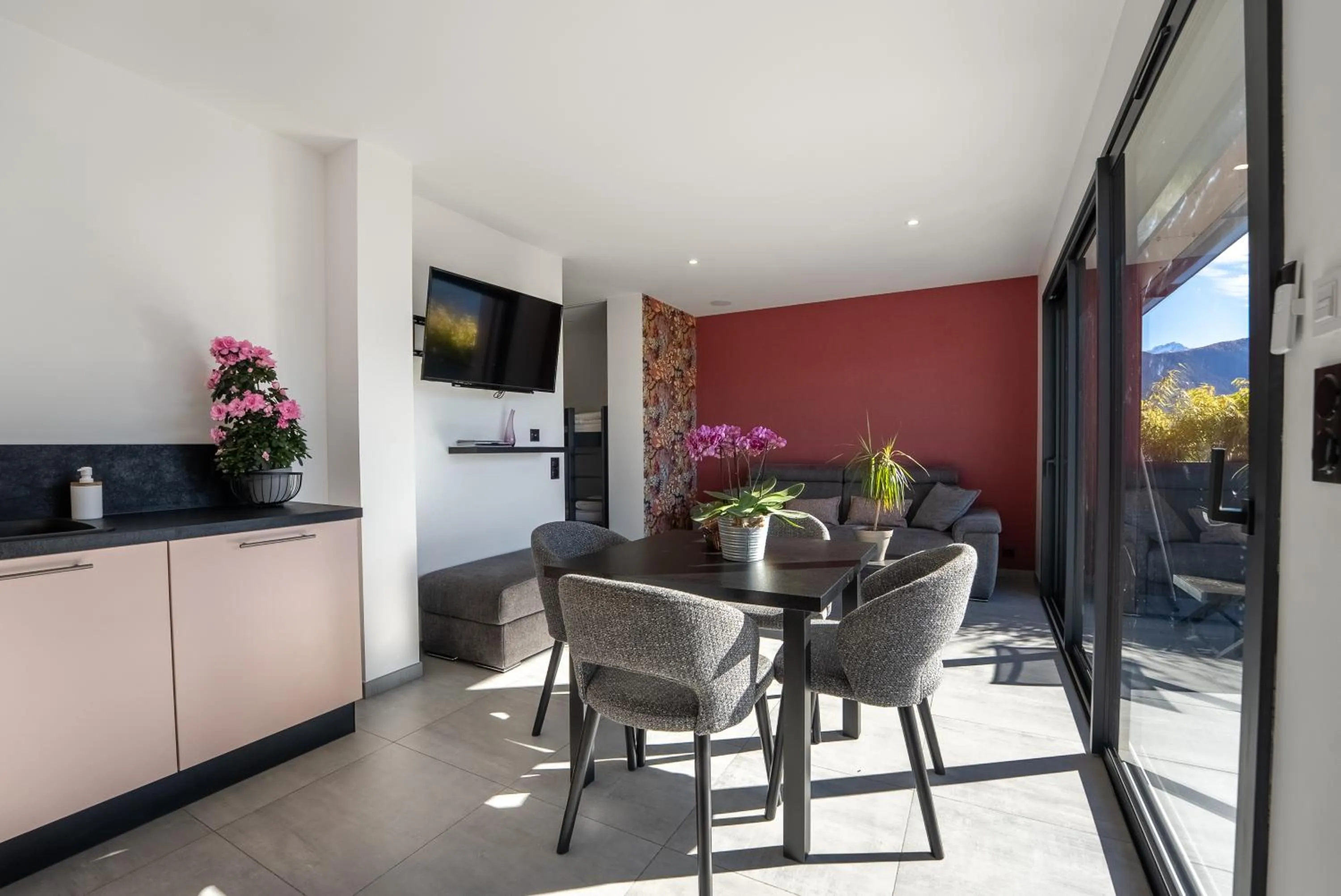 Kitchen or kitchenette in Les Restanques du lac