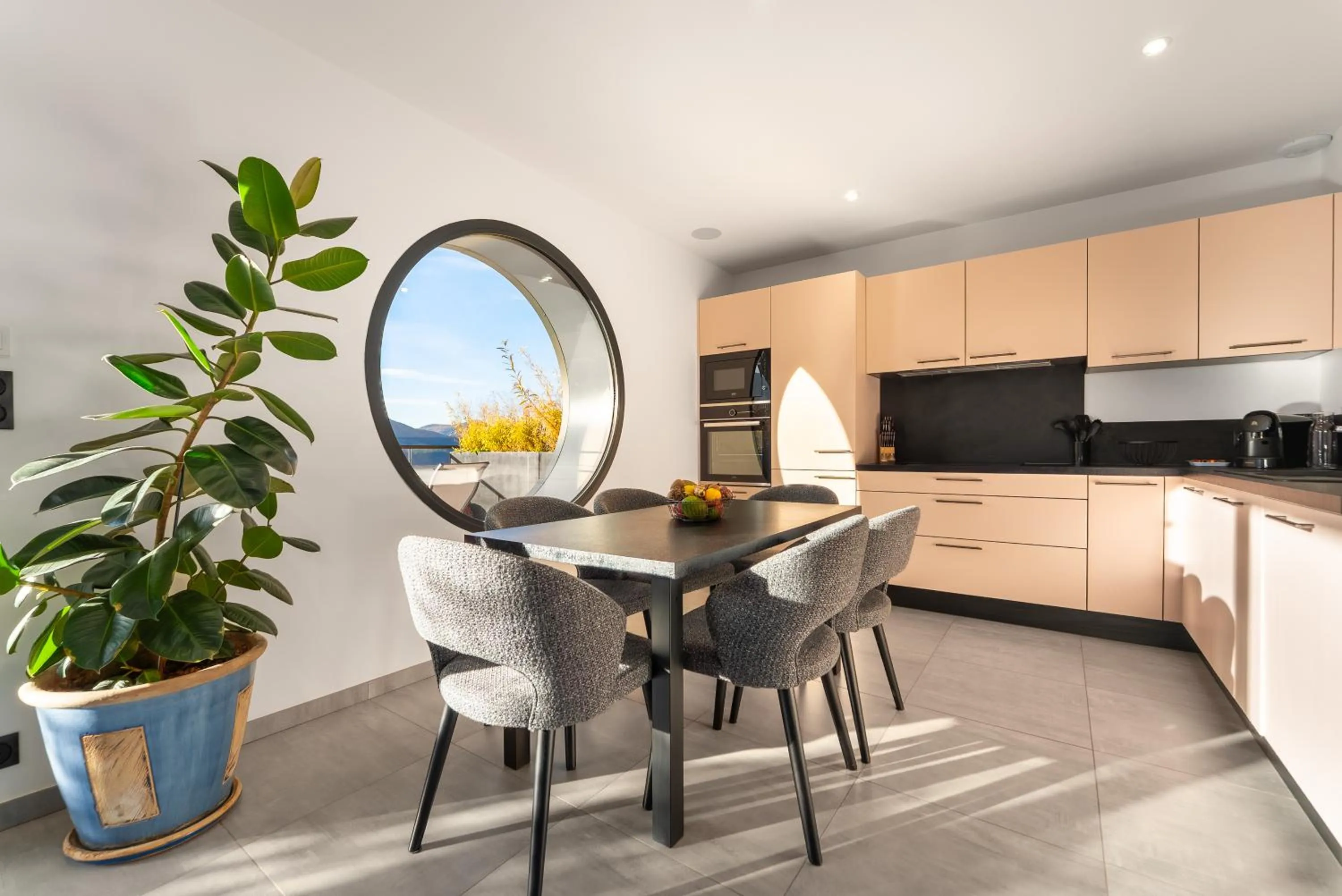 Kitchen or kitchenette in Les Restanques du lac