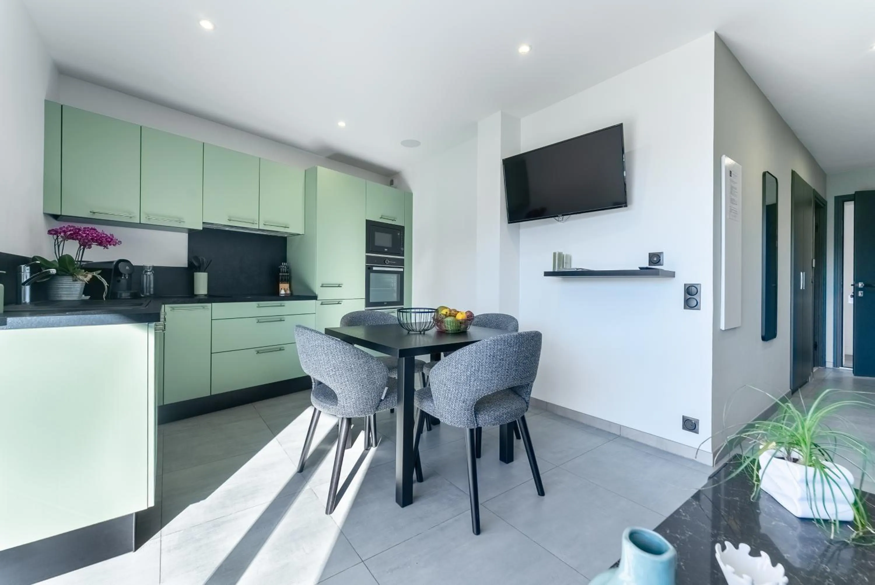 Kitchen or kitchenette in Les Restanques du lac