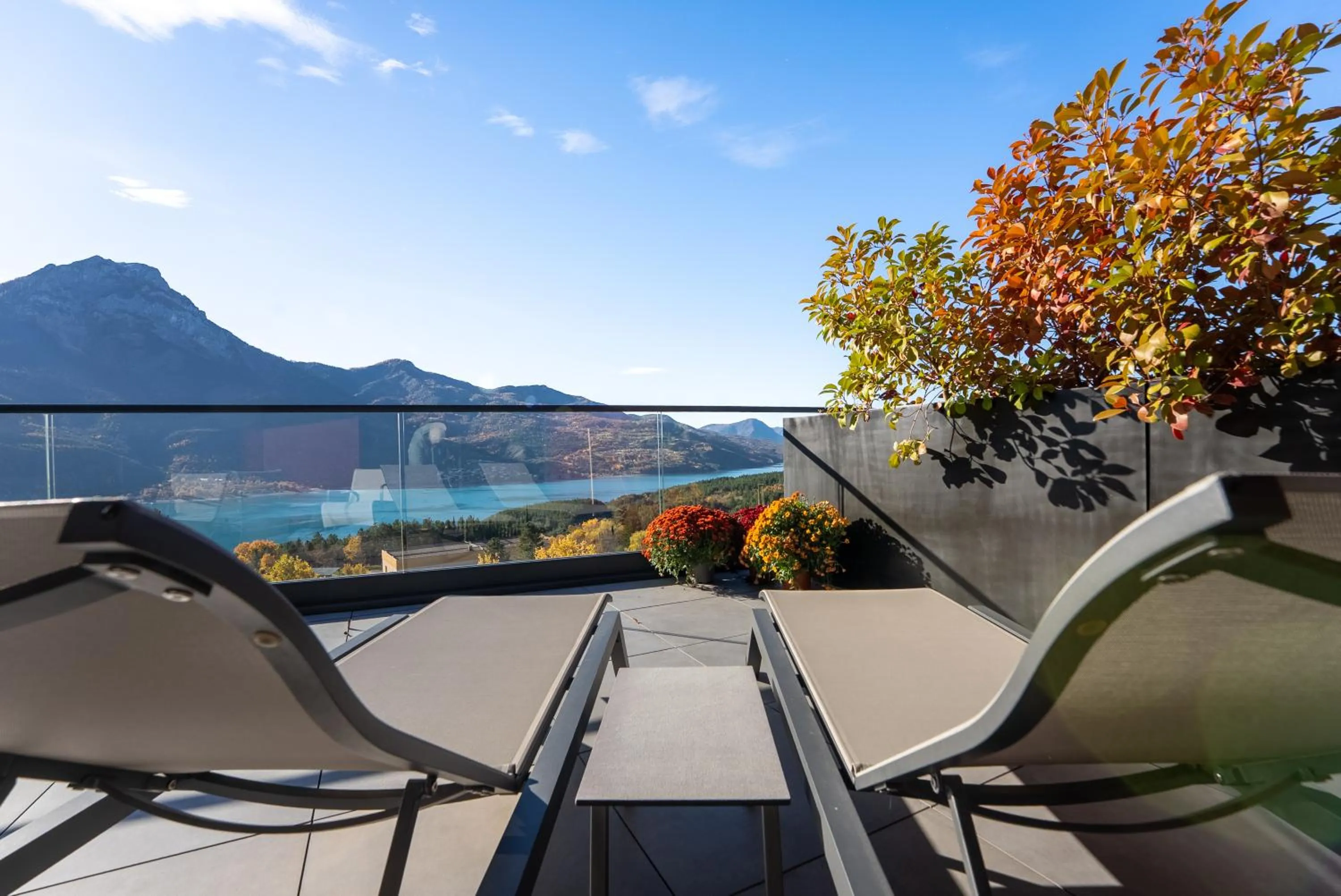 Lake view in Les Restanques du lac