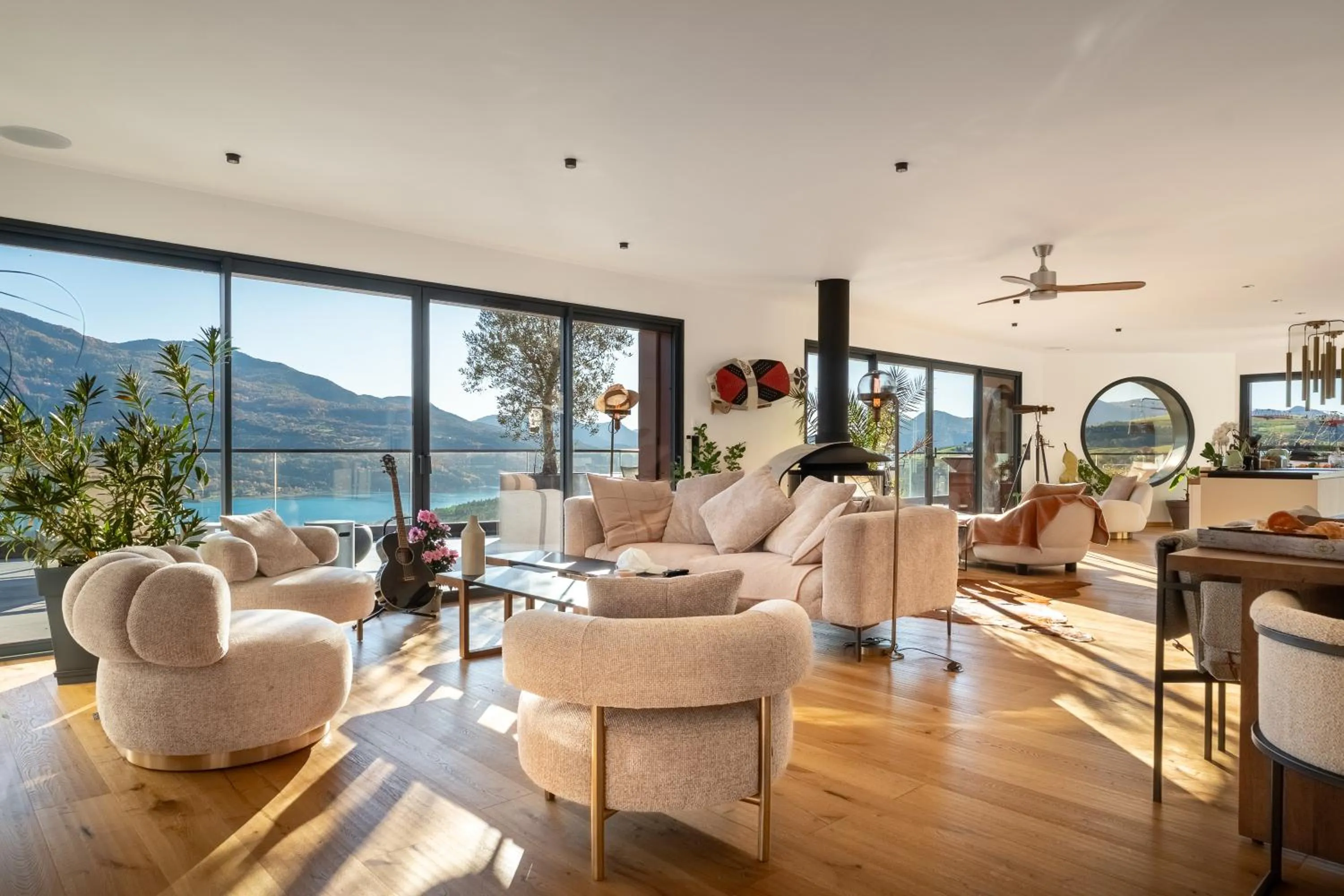 Living room in Les Restanques du lac