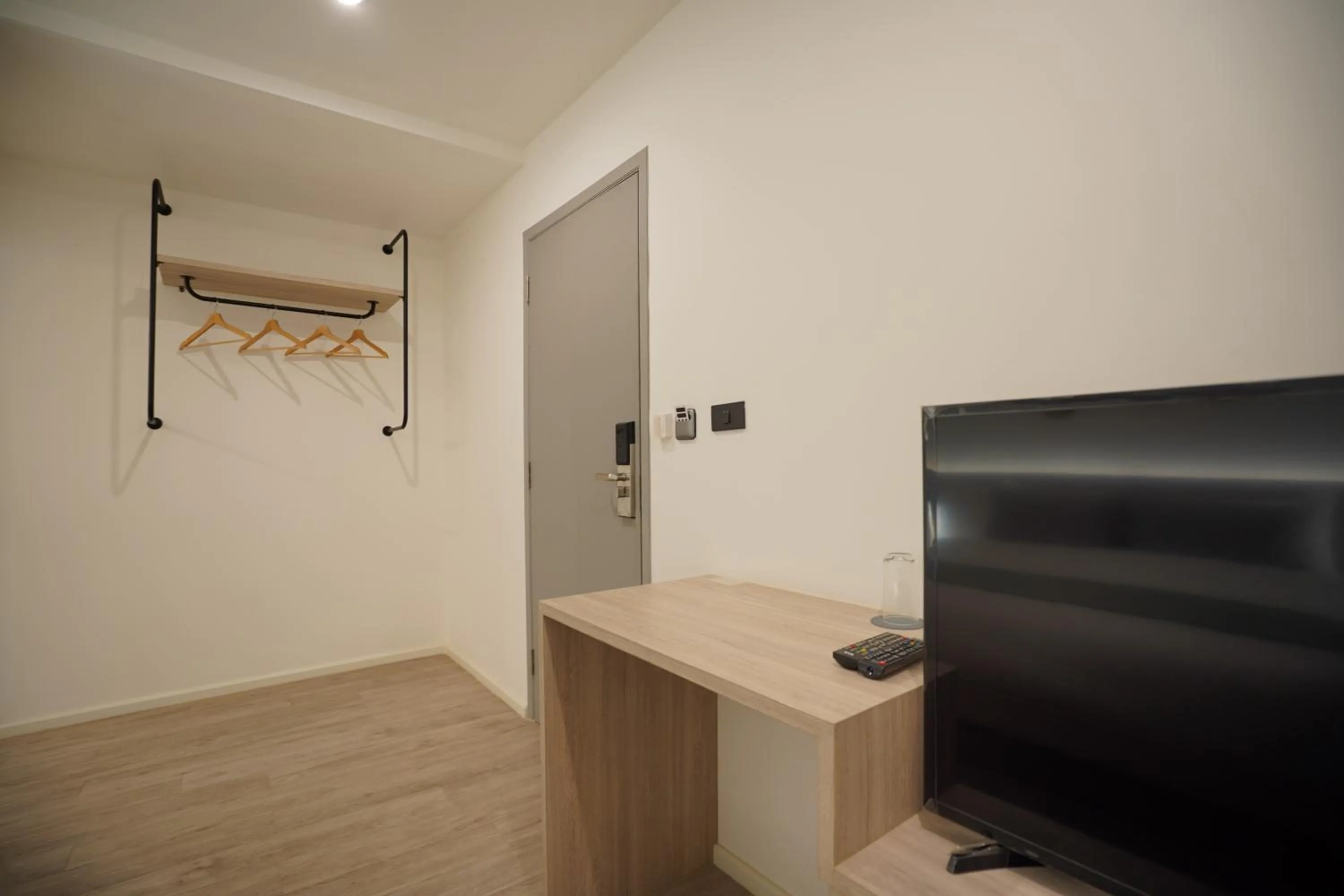 TV and multimedia in E11 Hotel - BTS Punnawithi