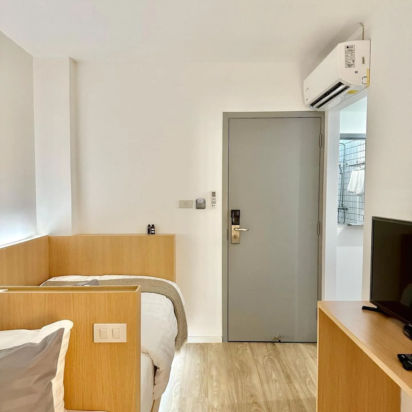 Bedroom, Bed in E11 Hotel - BTS Punnawithi