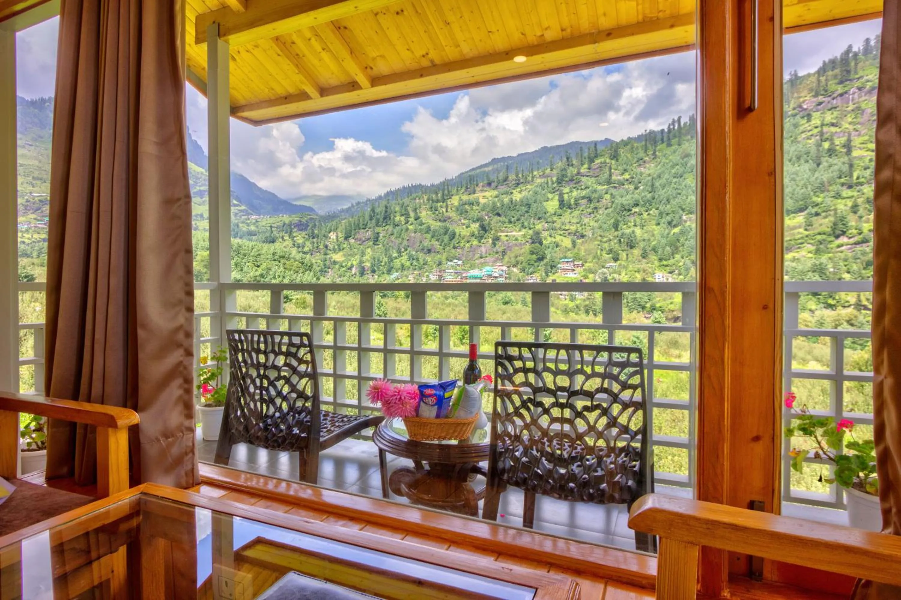 Spring in La Aero Resort Home in Snow Mountains