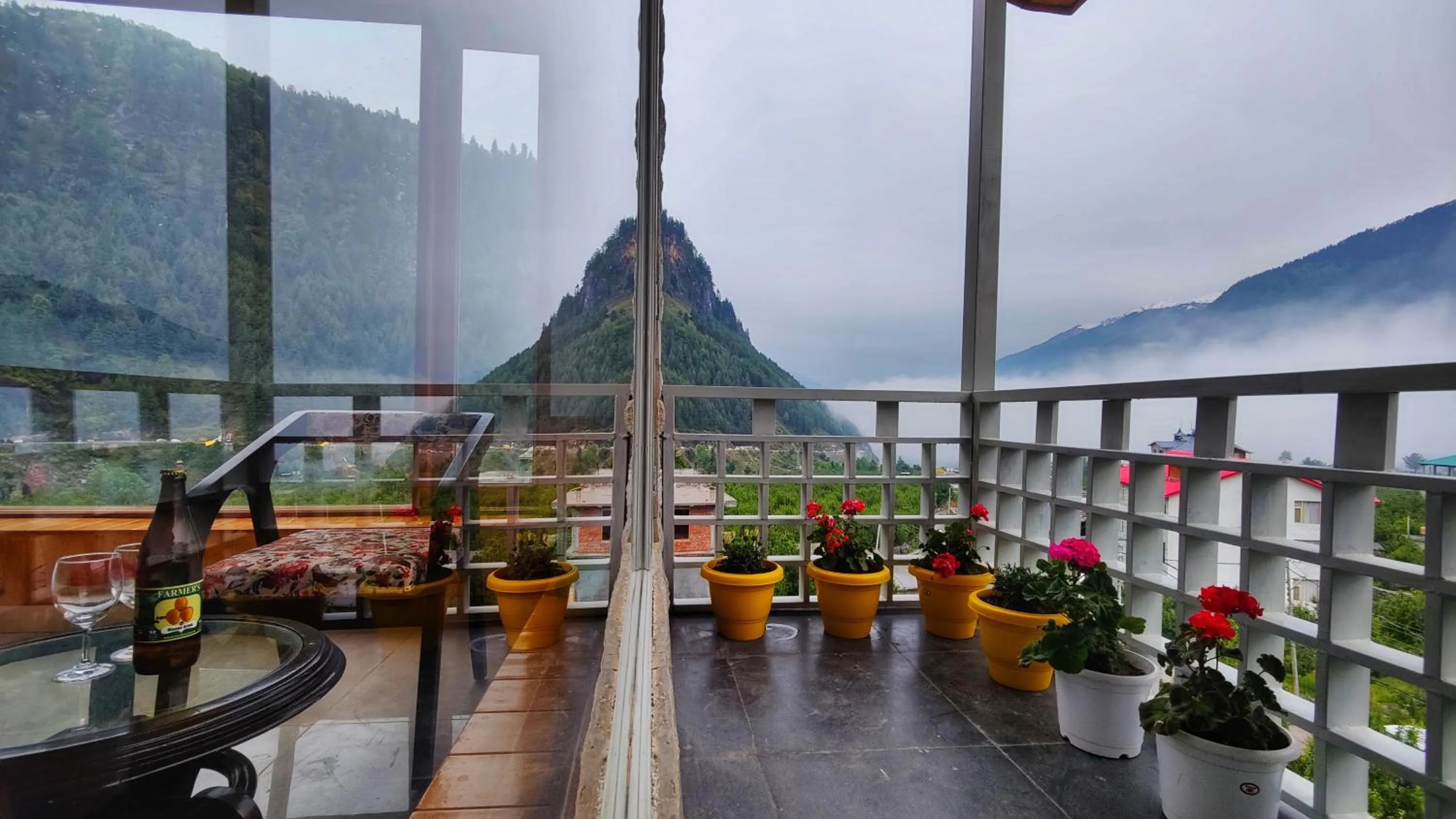 Balcony/Terrace in La Aero Resort Home in Snow Mountains