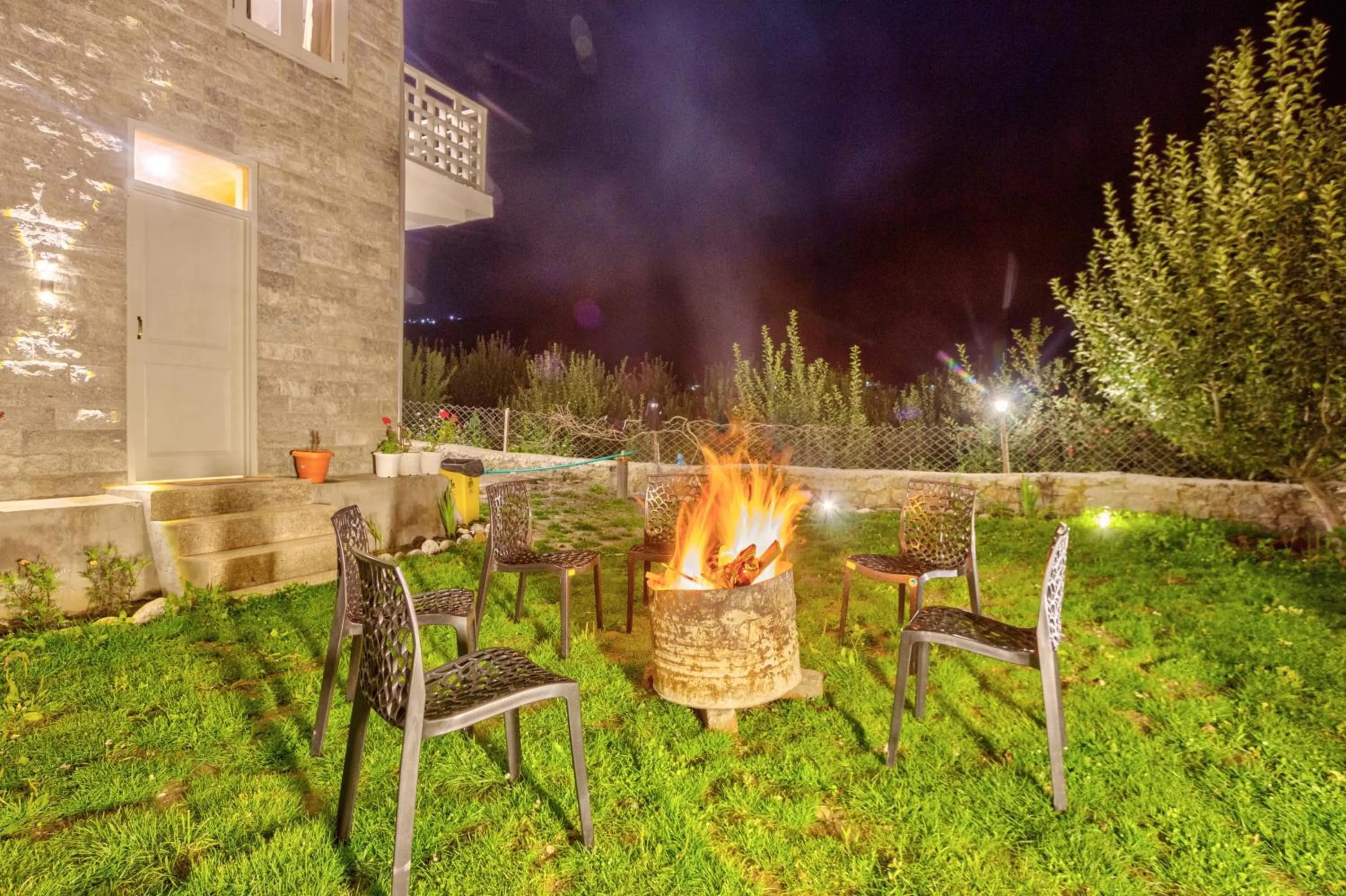 Night in La Aero Resort Home in Snow Mountains