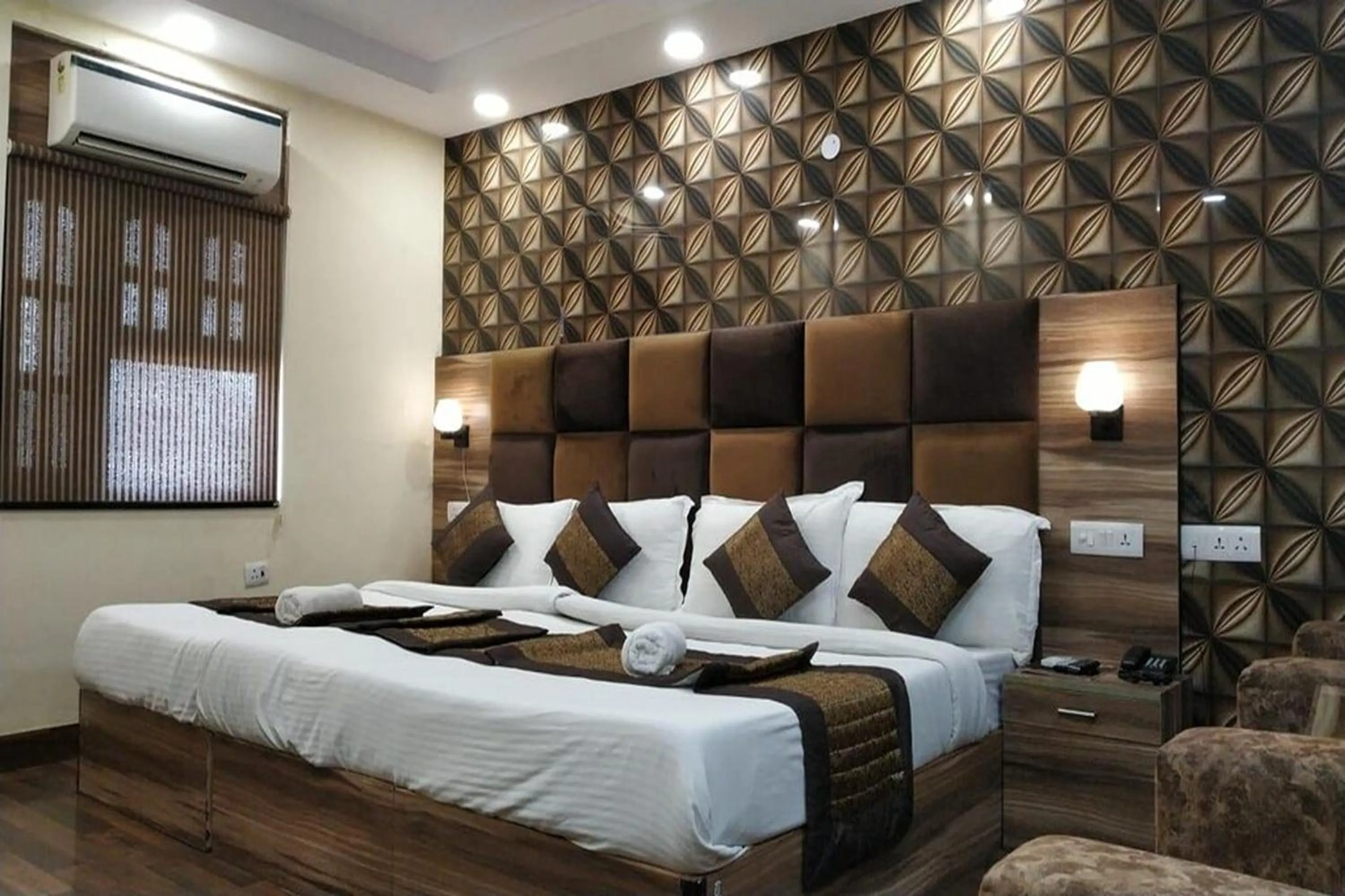 Bed in HOTEL SINGH CONTINETAL