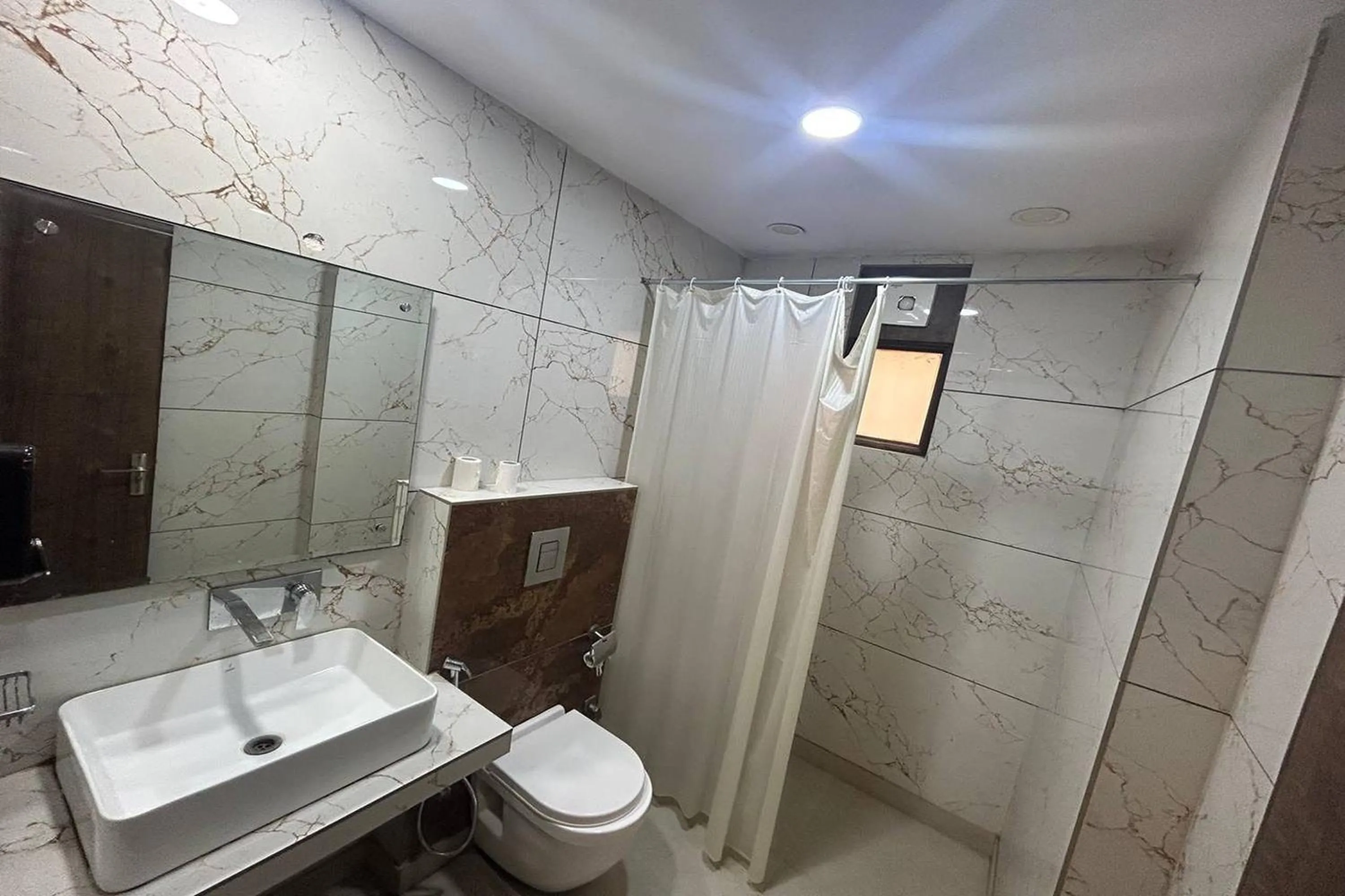 Shower in HOTEL SINGH CONTINETAL