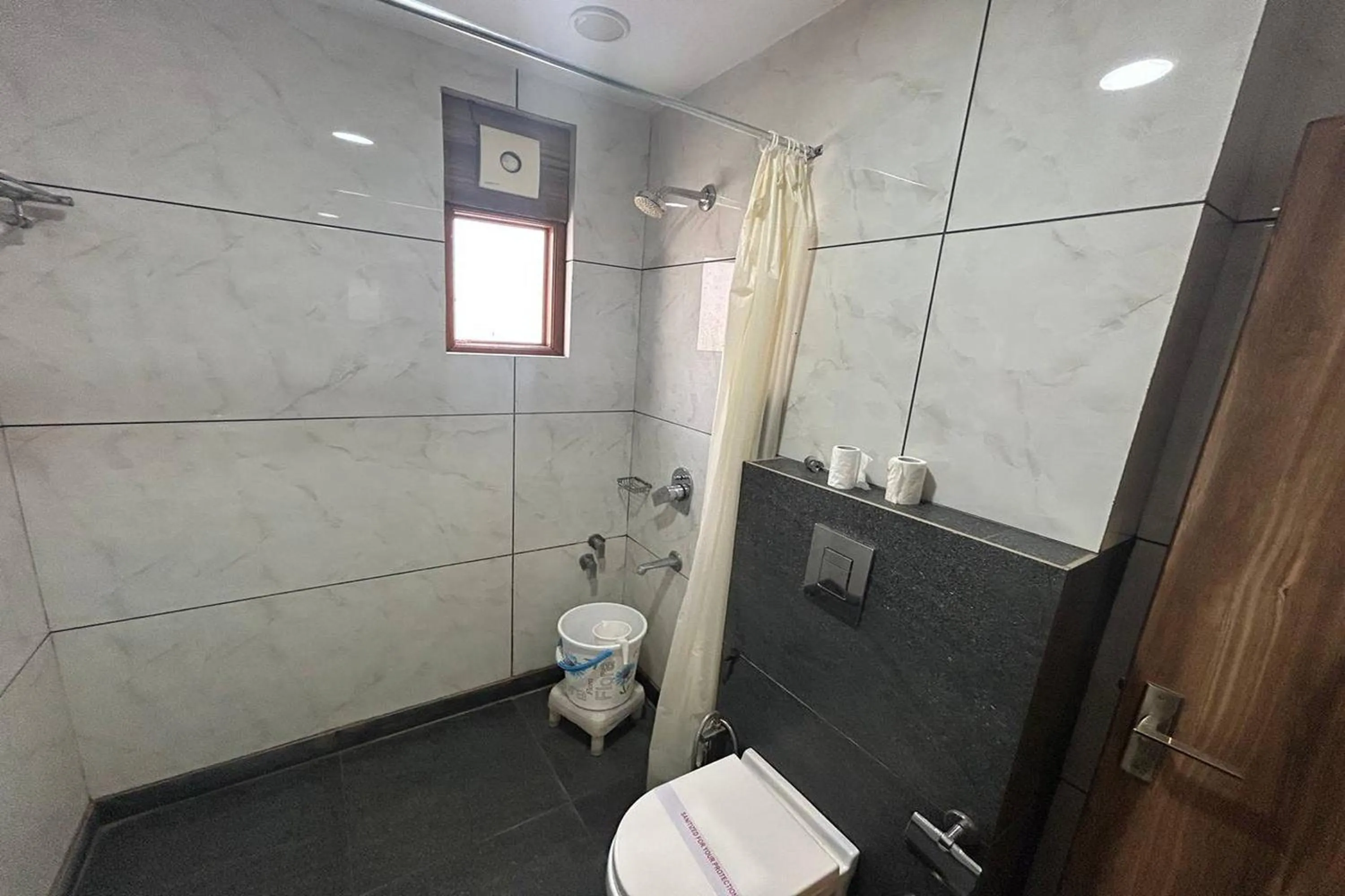 Shower in HOTEL SINGH CONTINETAL