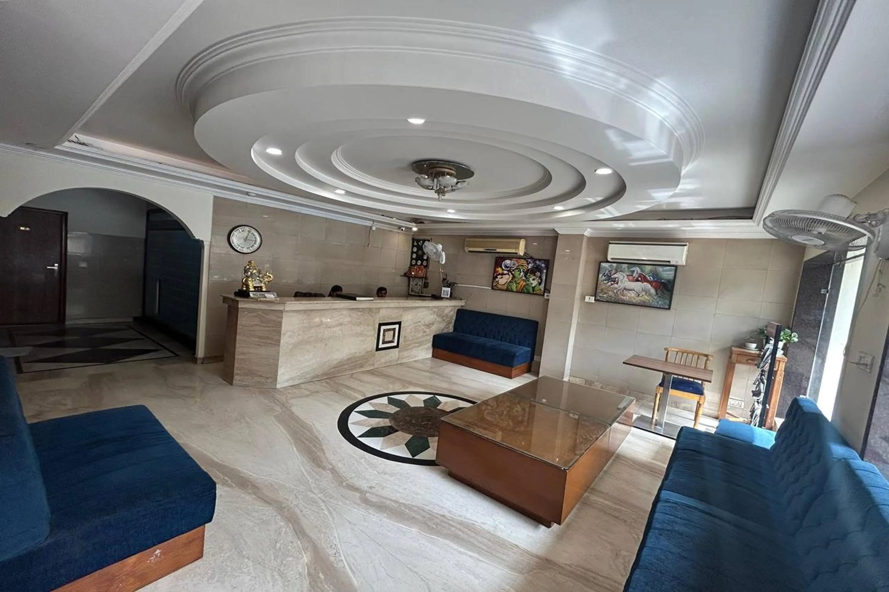 Lobby or reception in HOTEL SINGH CONTINETAL