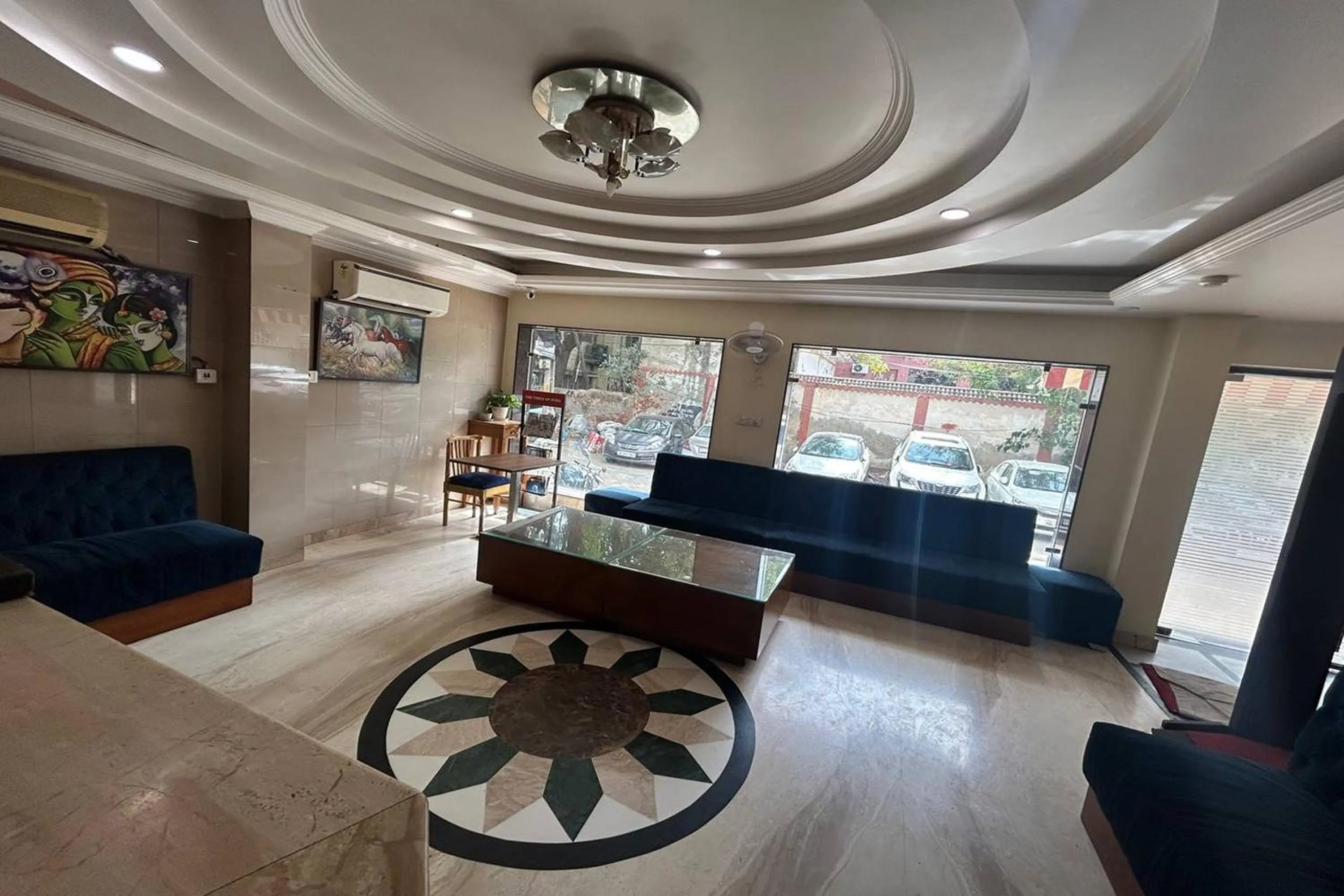 Restaurant/places to eat in HOTEL SINGH CONTINETAL