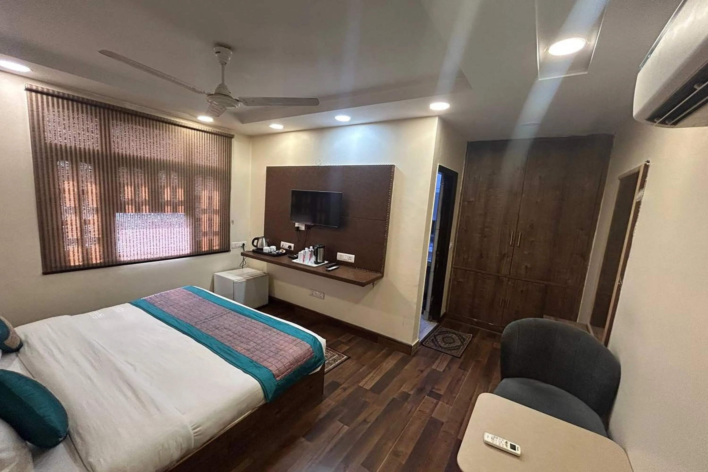 Bed in HOTEL SINGH CONTINETAL