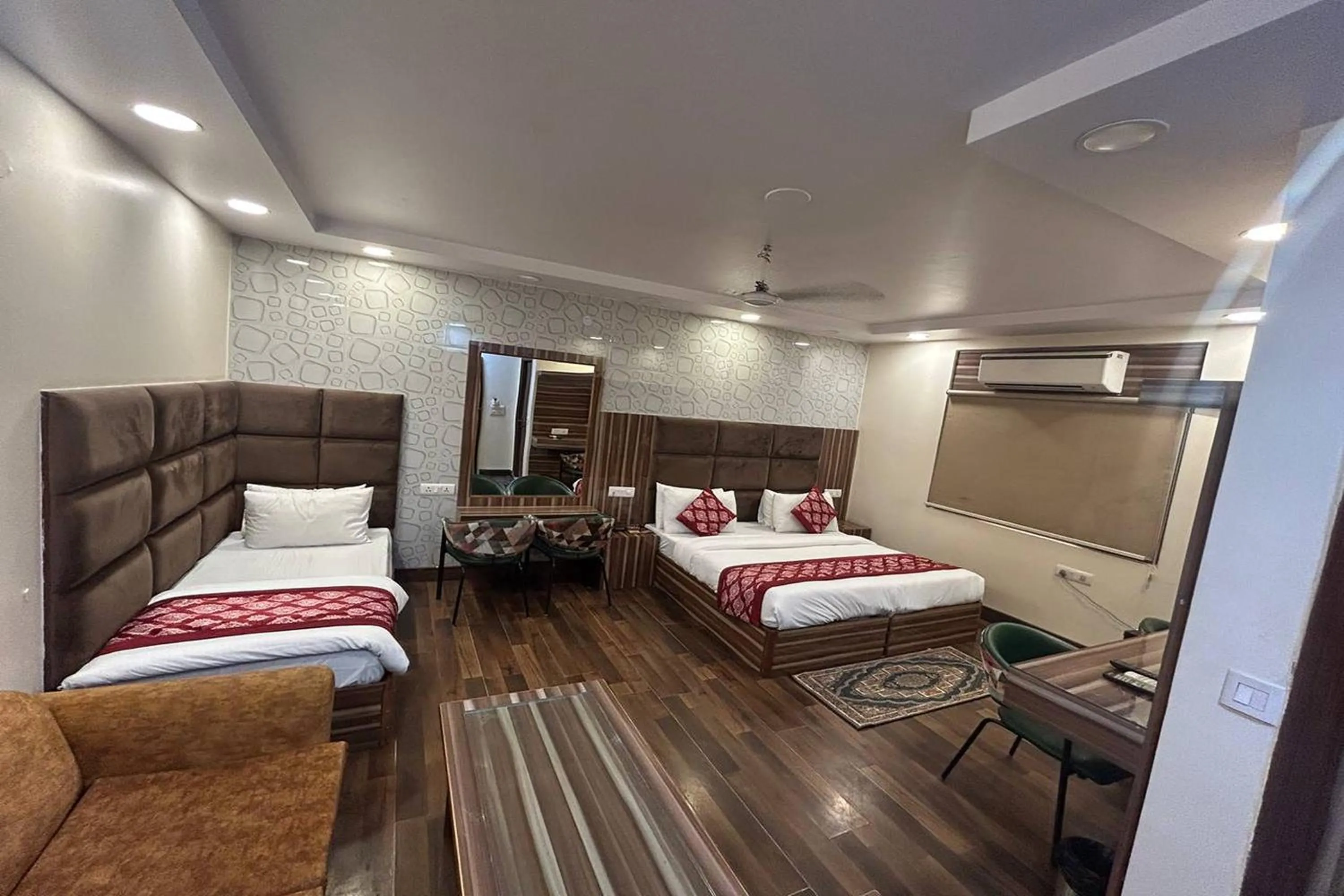 Bed in HOTEL SINGH CONTINETAL