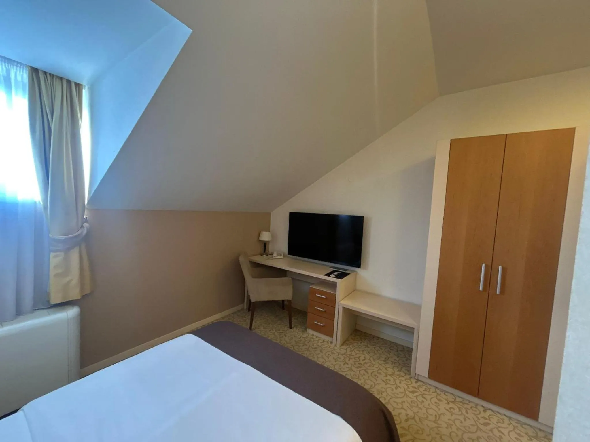 TV and multimedia, Bed in Hotel Gallus