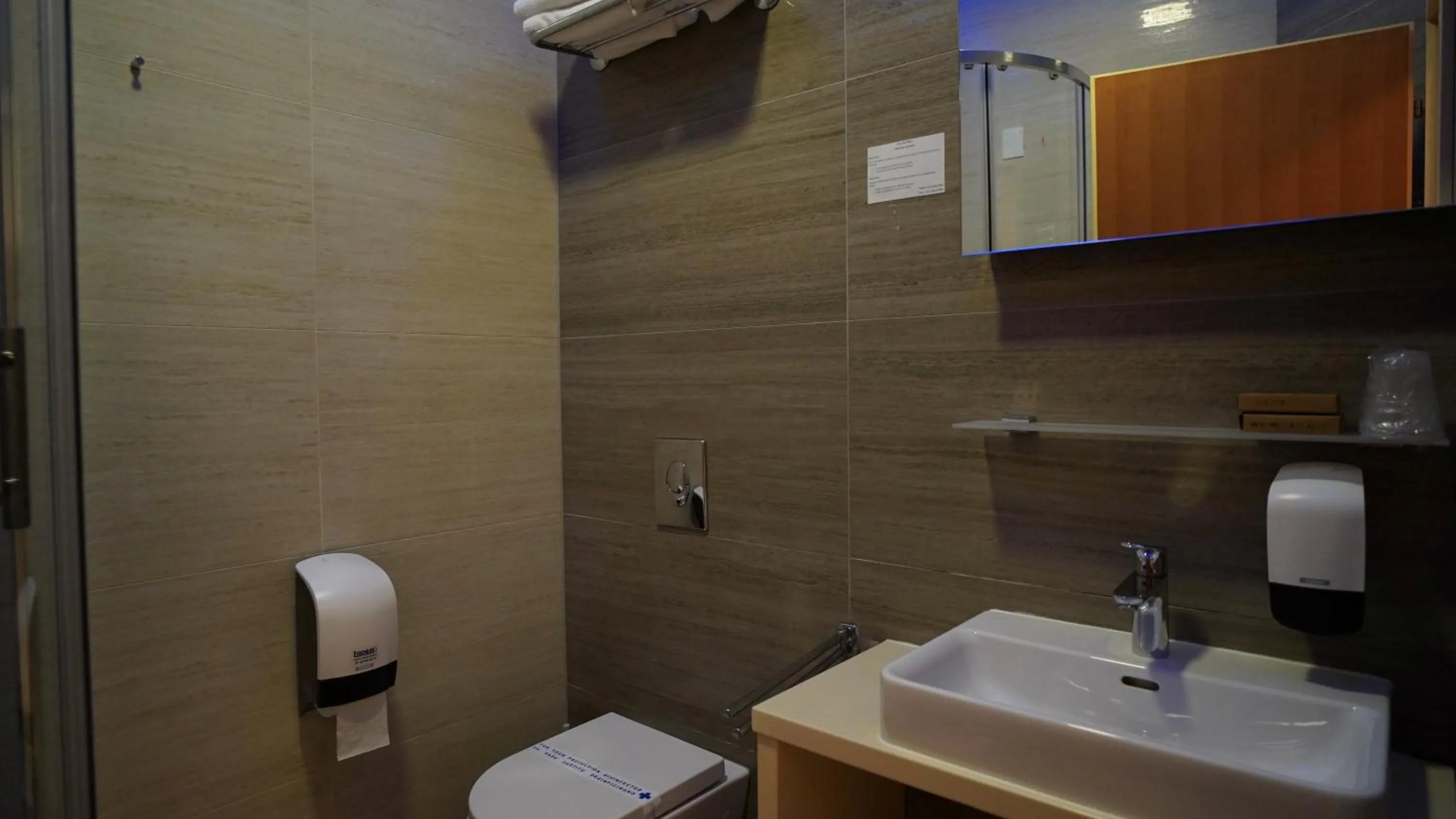 Toilet in Hotel Gallus