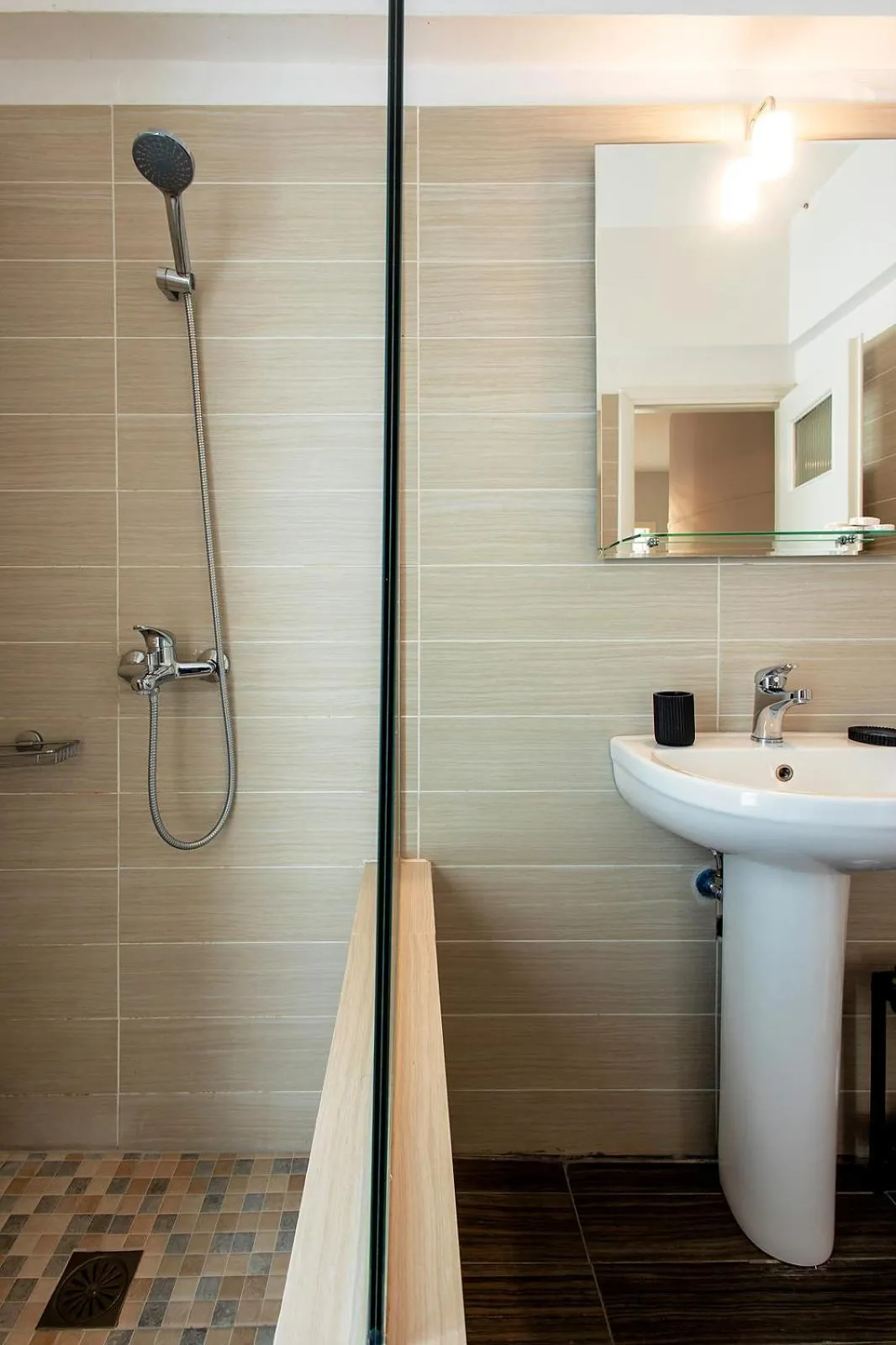 Shower in Aris123 by Smart Cozy Suites - Apartments in the heart of Athens - 5 minutes from metro - Available 24hr
