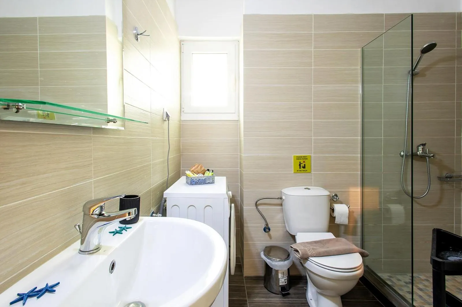 Shower in Aris123 by Smart Cozy Suites - Apartments in the heart of Athens - 5 minutes from metro - Available 24hr