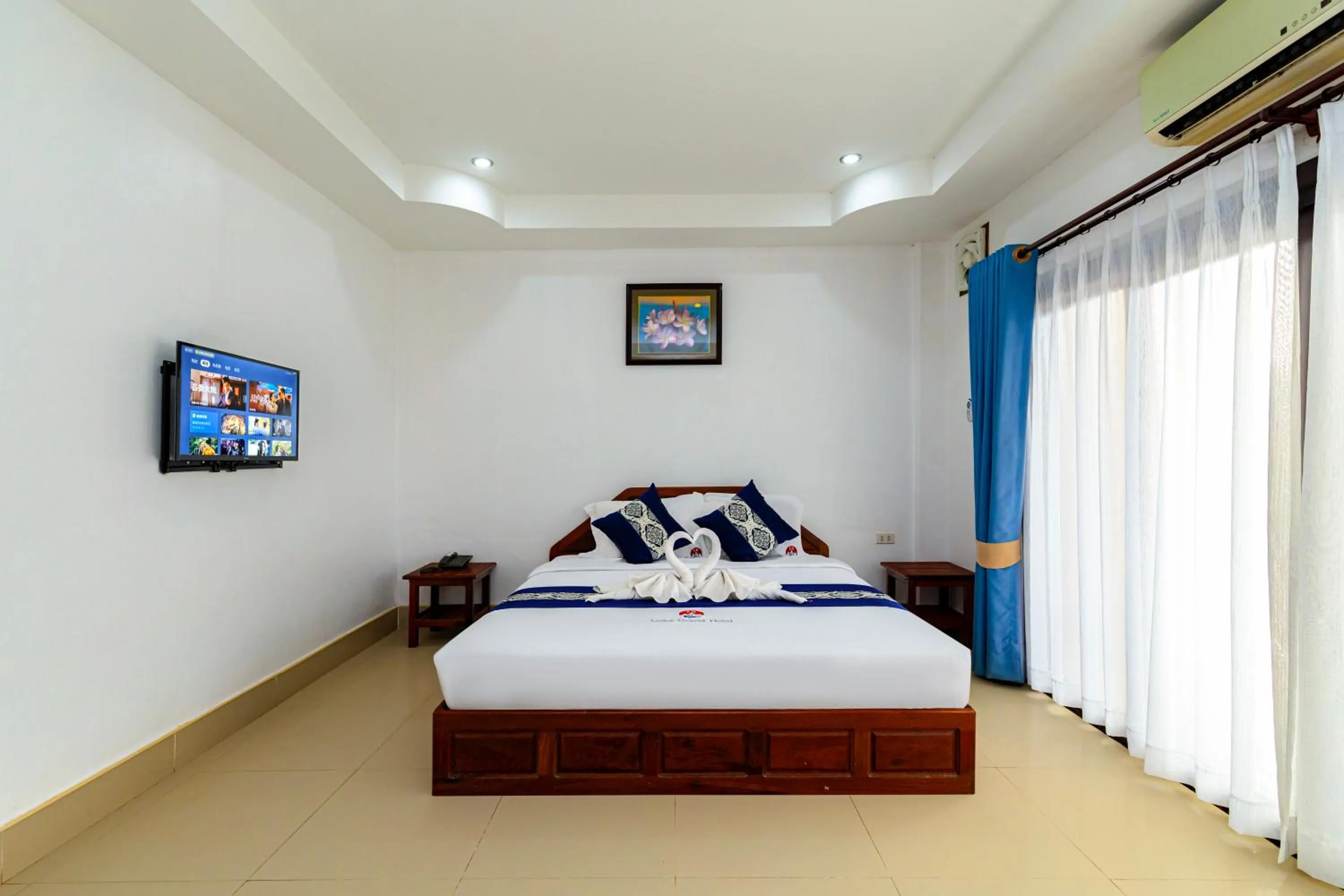 Photo of the whole room, Bed in Lisha The Grand Riverside Hotel