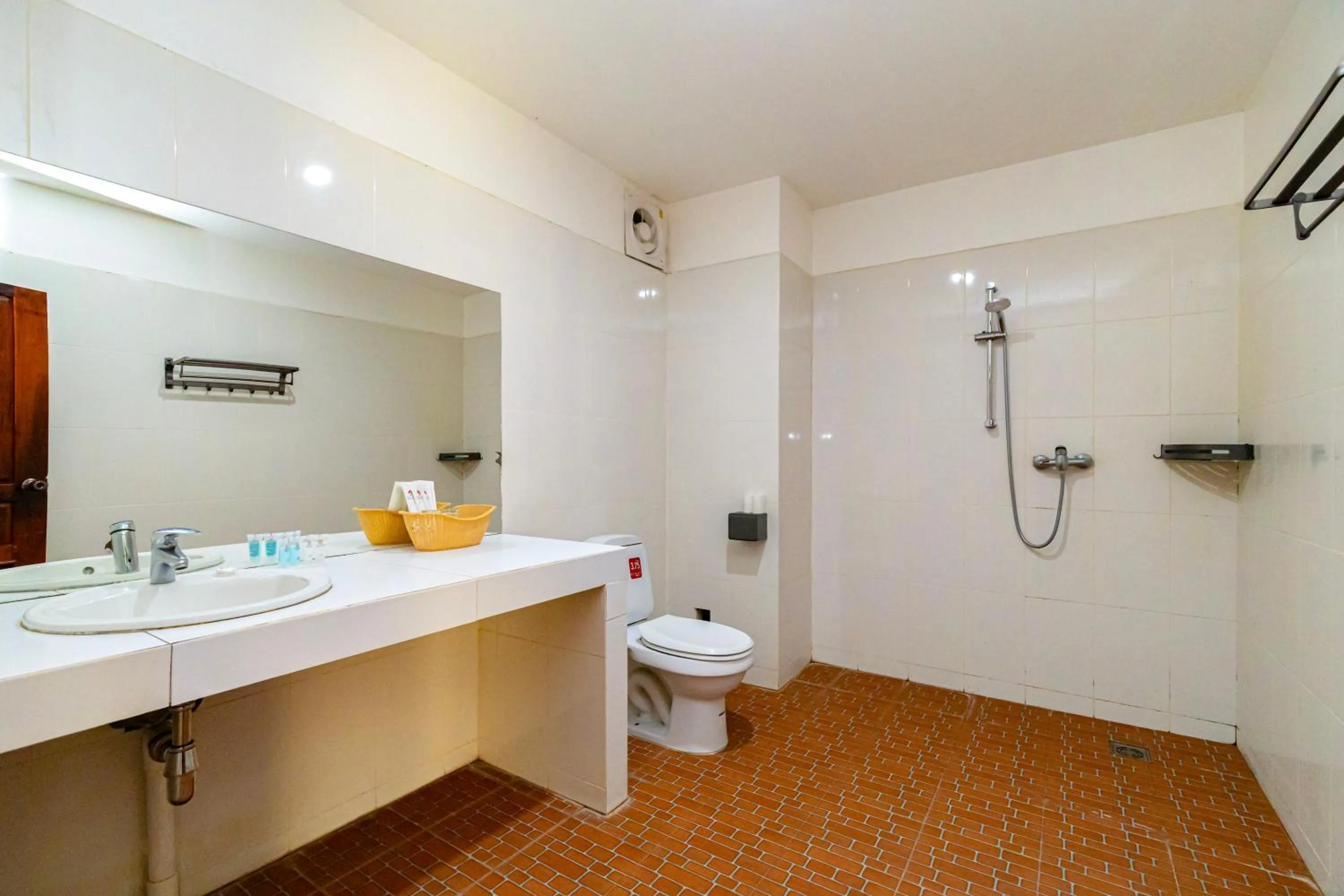 Bathroom in Lisha The Grand Riverside Hotel